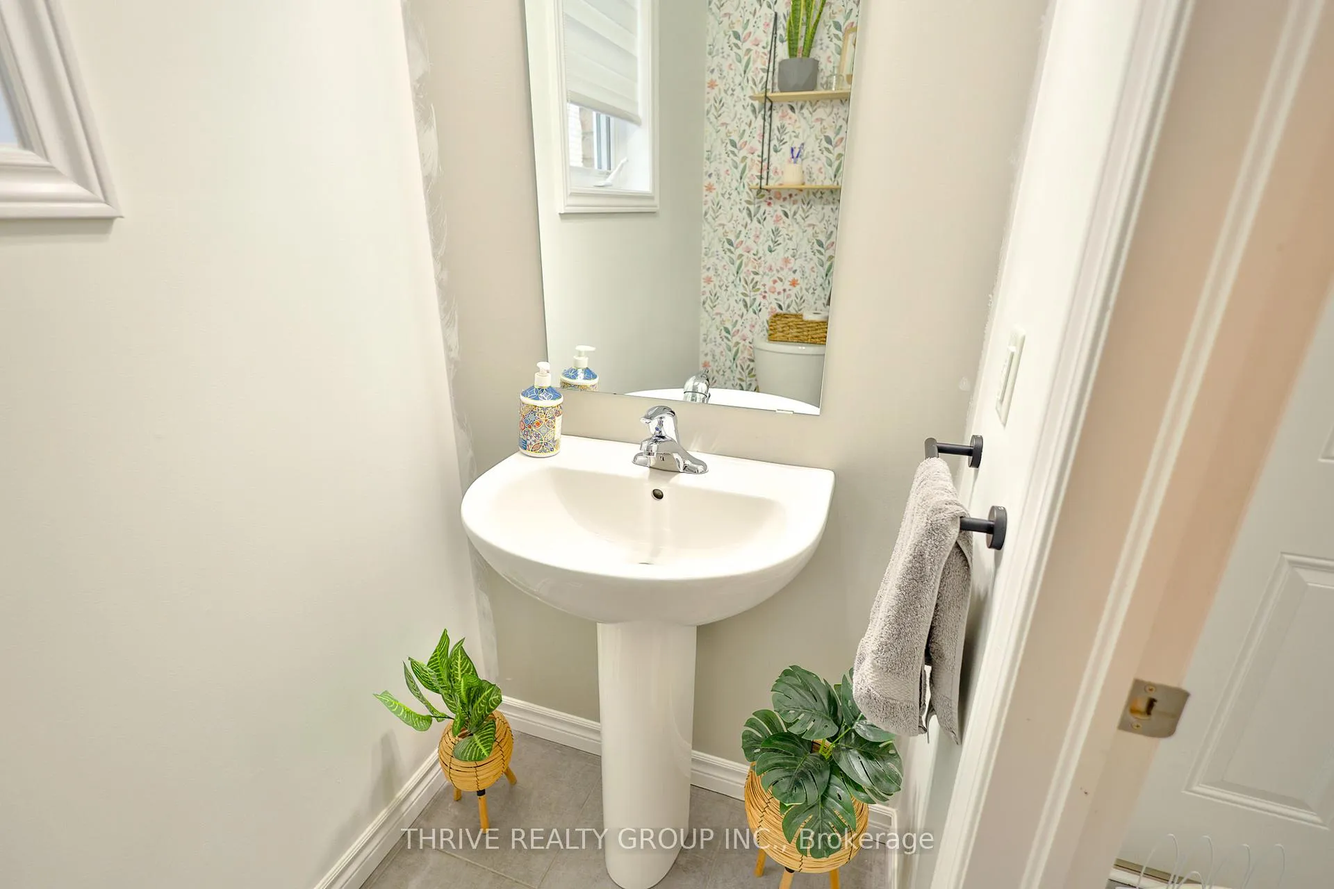 Photo 7 of Unit UPPER UNIT, 2059 Cedarpark Drive, London, North D — HOMEH