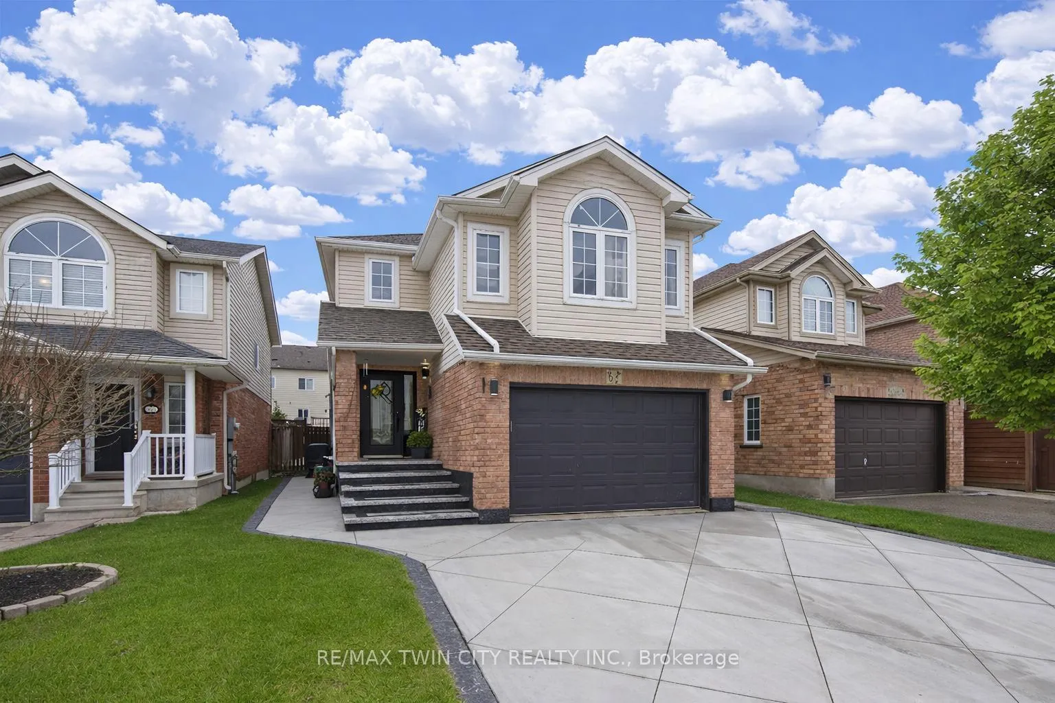 Photo 2 of 67 Bridlewreath Street, Kitchener — HOMEH