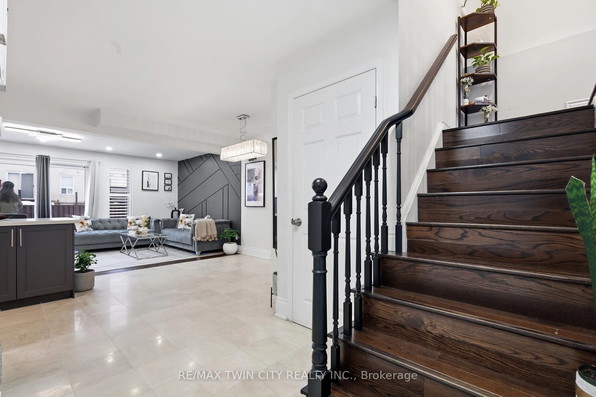 Photo 10 of 67 Bridlewreath Street, Kitchener — HOMEH