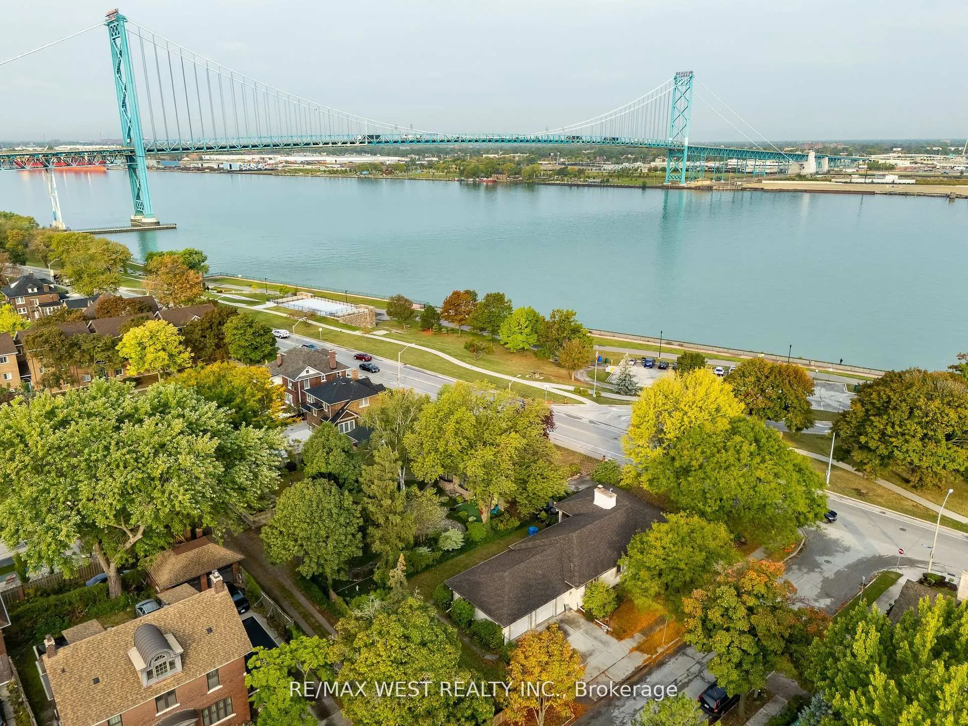 Photo 6 of 2437 Riverside Drive W, Windsor — HOMEH