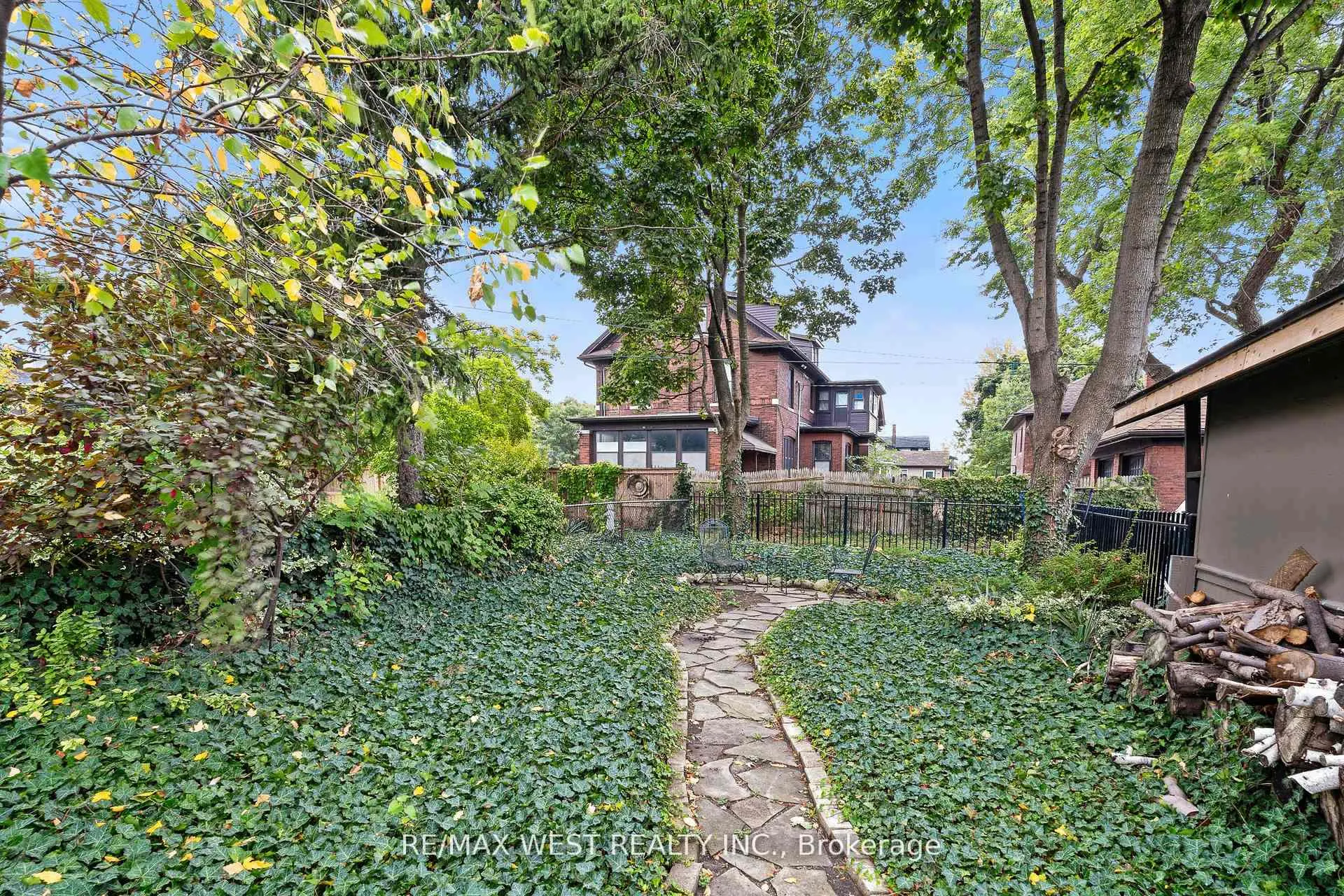 Photo 28 of 2437 Riverside Drive W, Windsor — HOMEH