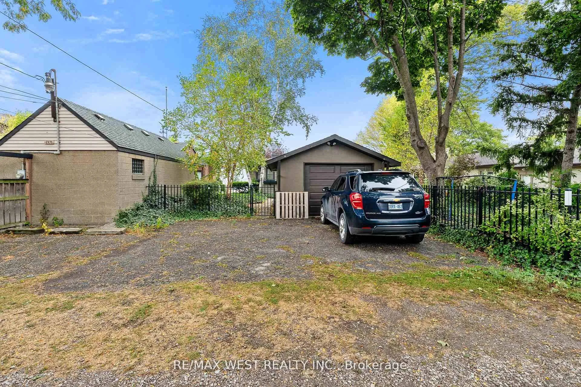 Photo 29 of 2437 Riverside Drive W, Windsor — HOMEH