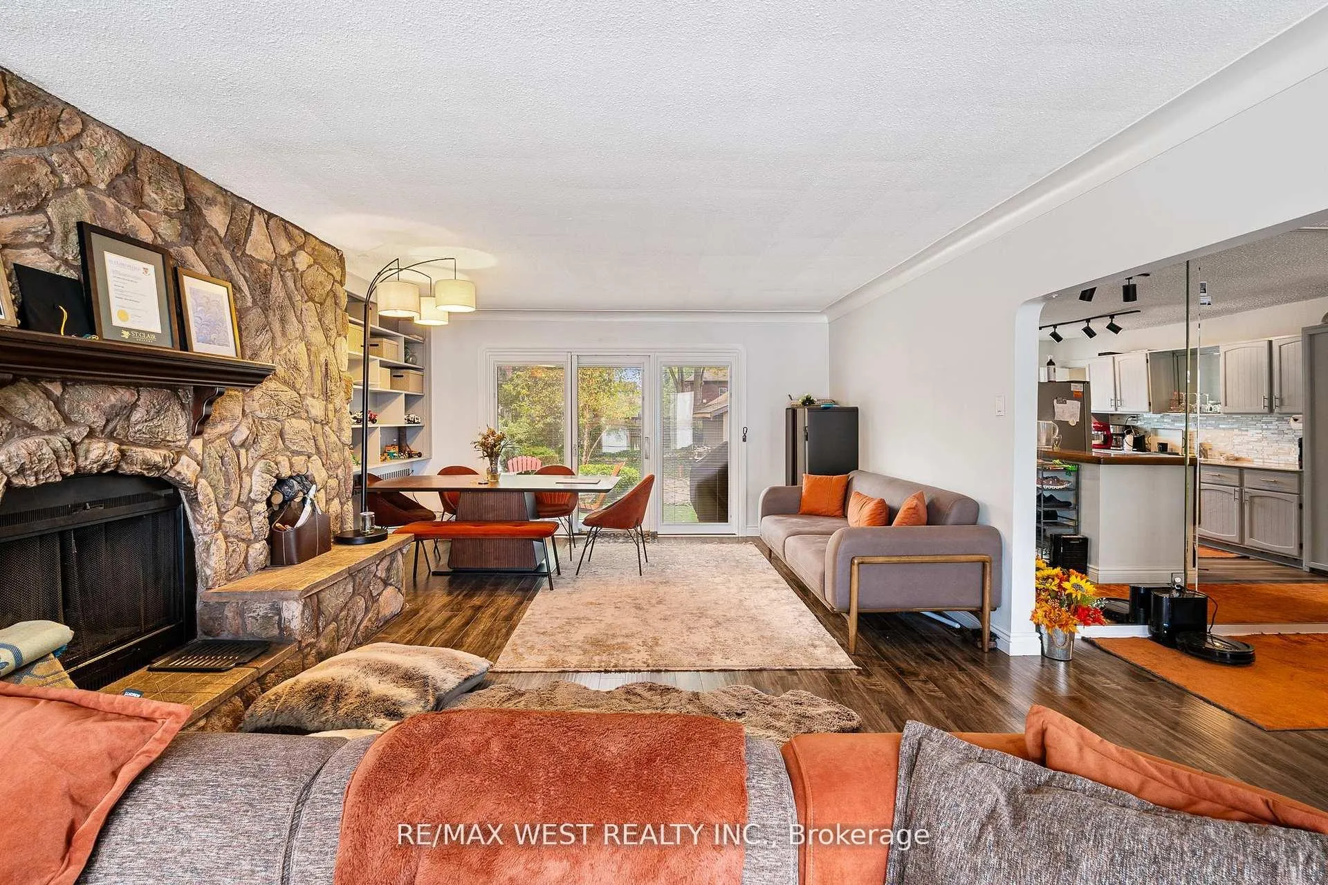 Photo 35 of 2437 Riverside Drive W, Windsor — HOMEH