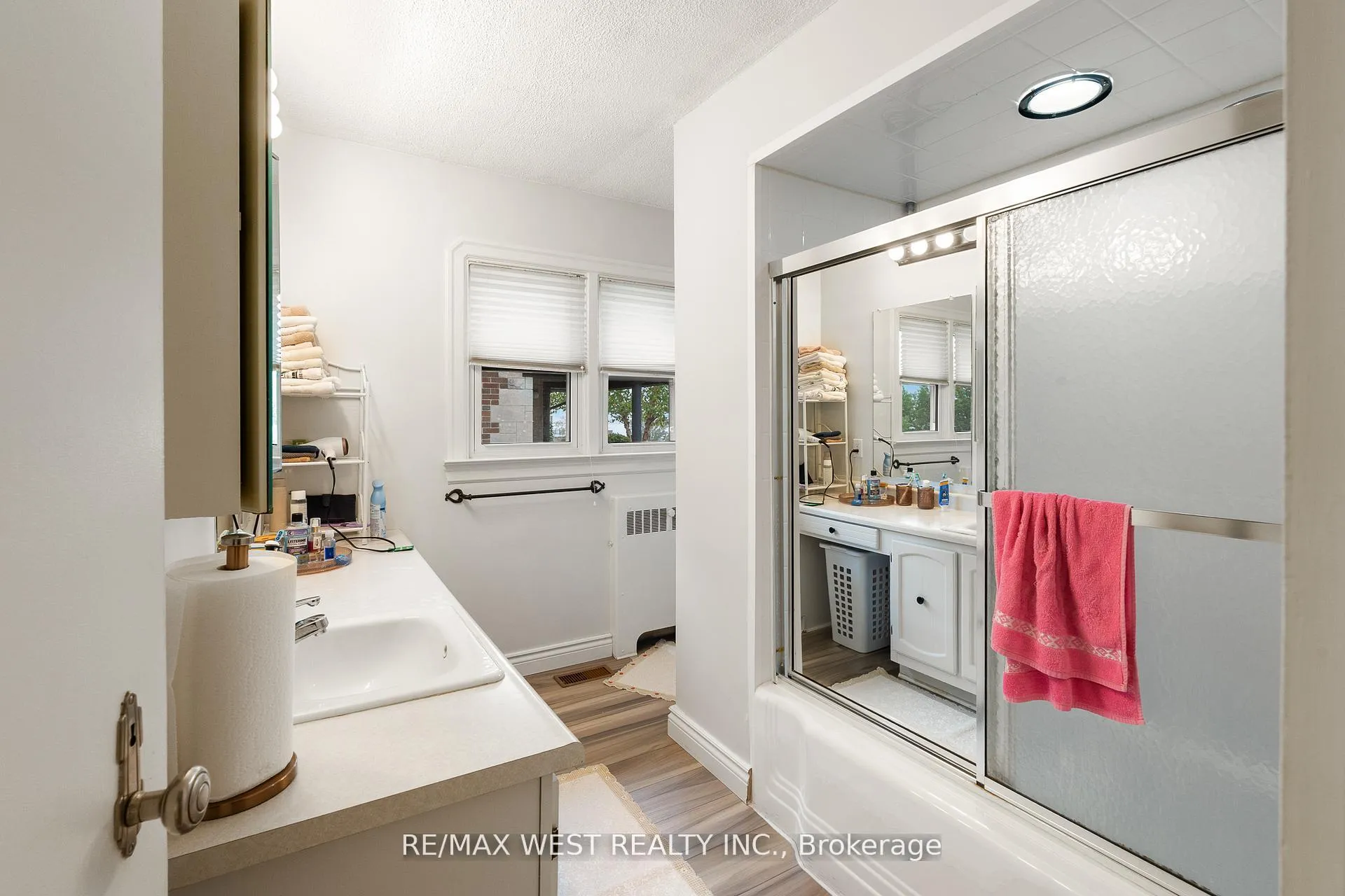Photo 41 of 2437 Riverside Drive W, Windsor — HOMEH