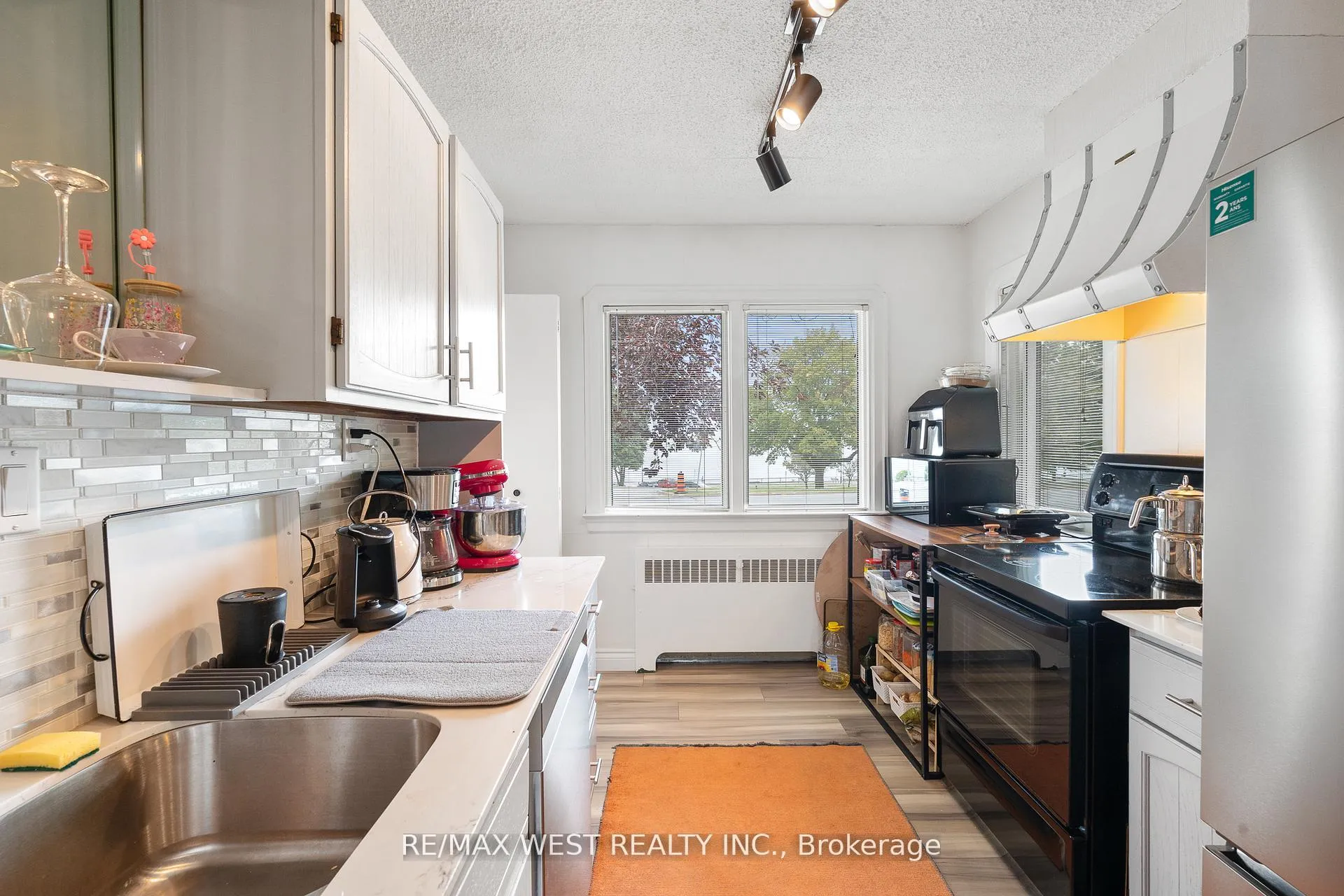 Photo 45 of 2437 Riverside Drive W, Windsor — HOMEH