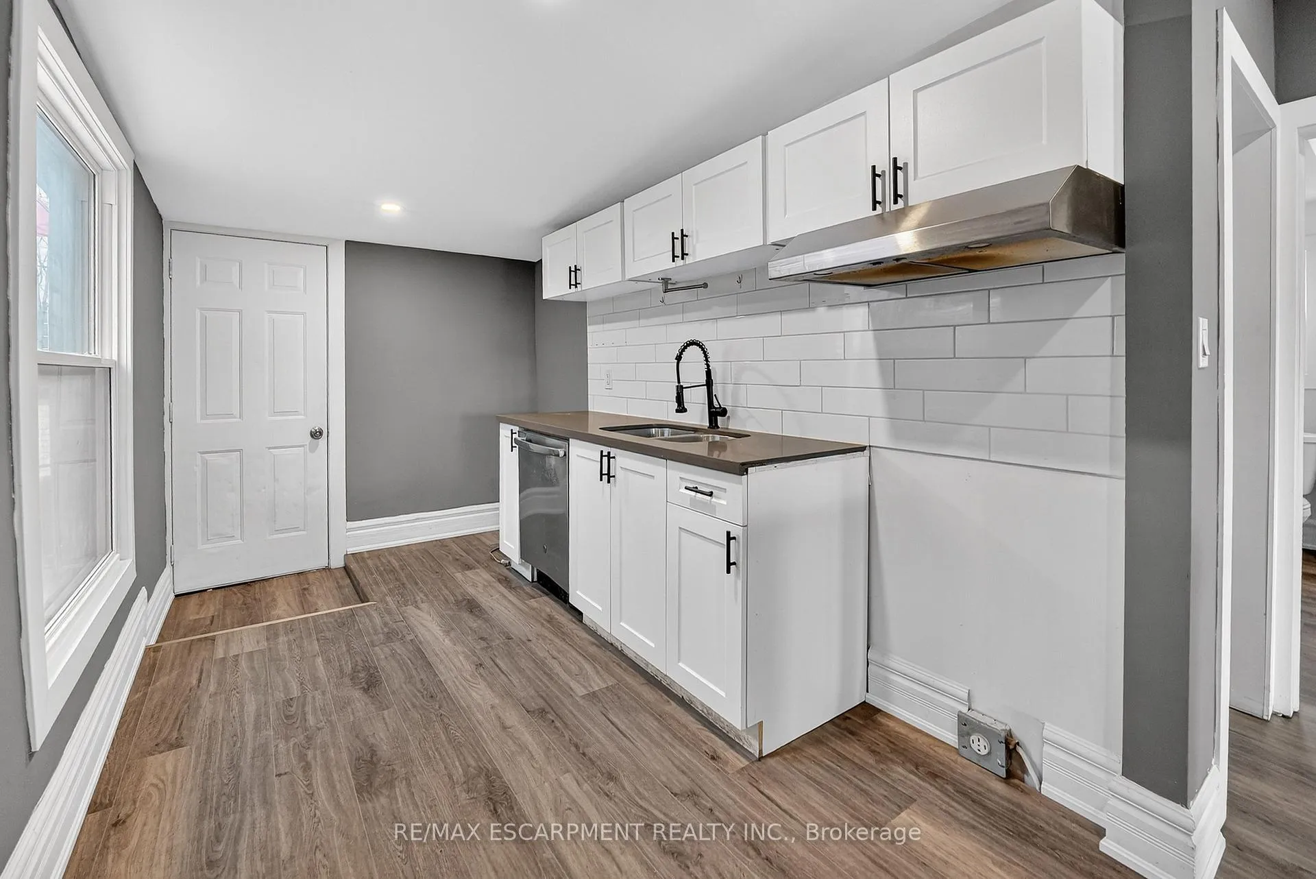 Photo 8 of 49 Allan Avenue, Hamilton, Homeside — HOMEH