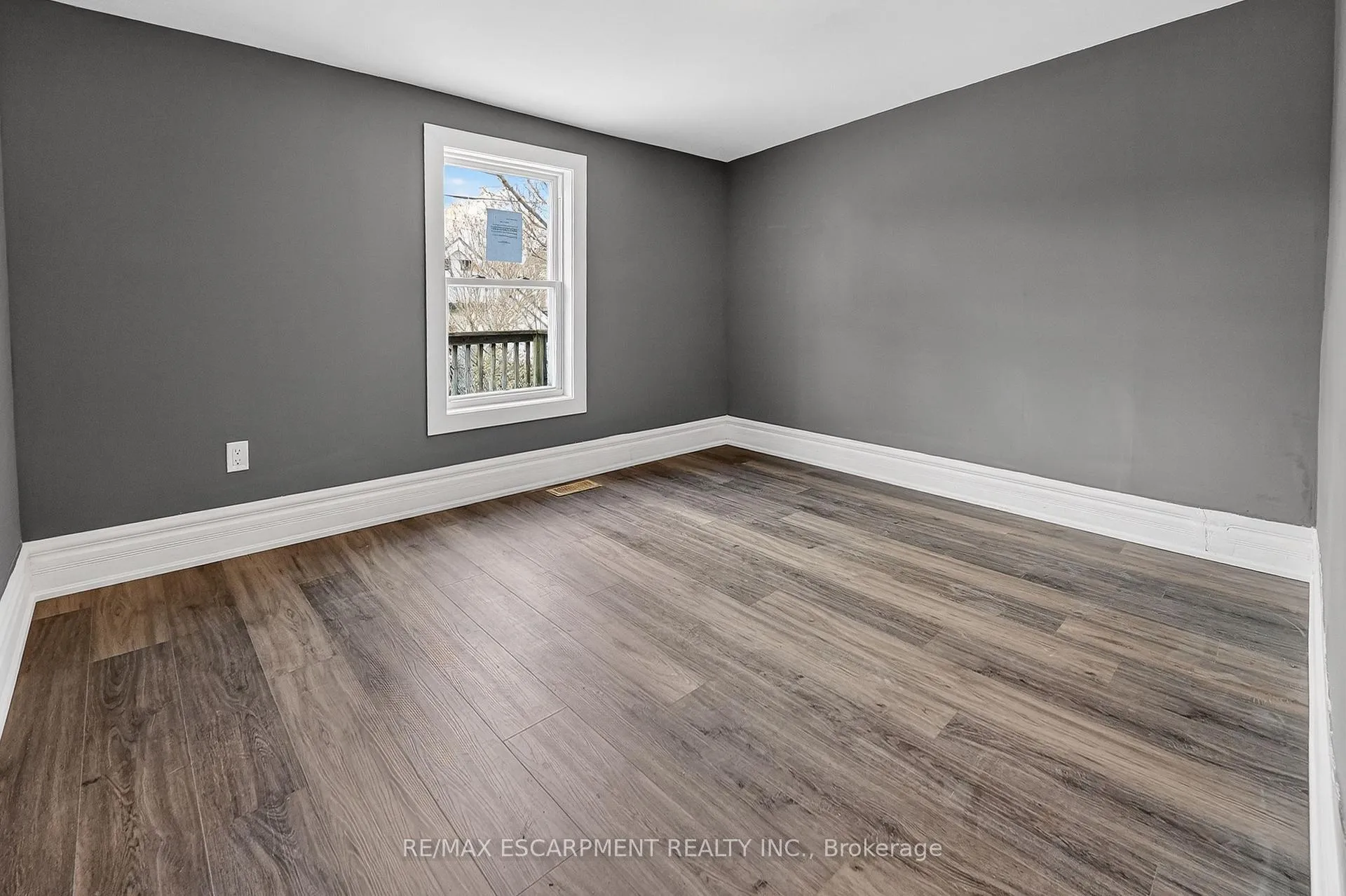 Photo 13 of 49 Allan Avenue, Hamilton, Homeside — HOMEH