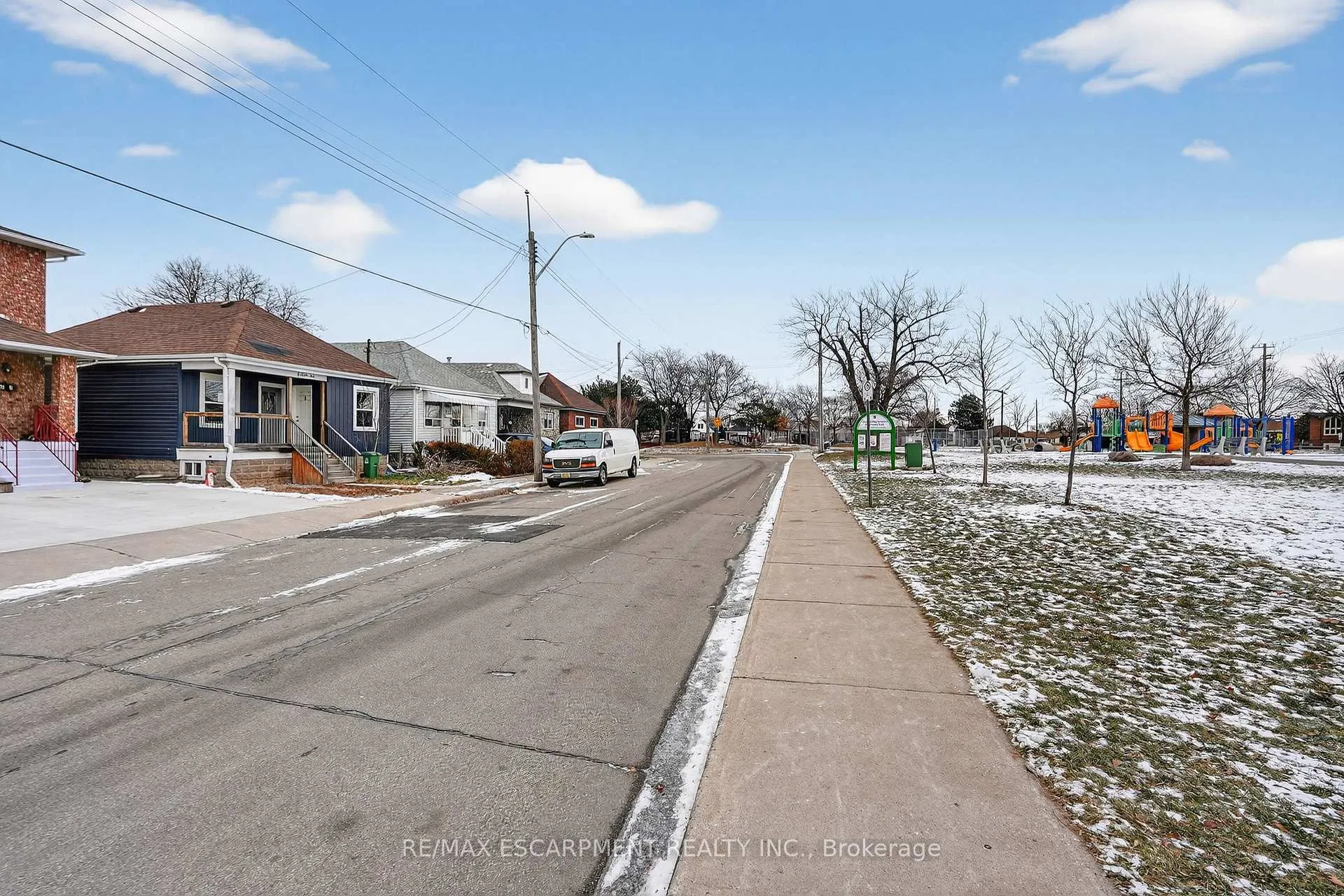 Photo 25 of 49 Allan Avenue, Hamilton, Homeside — HOMEH