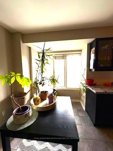 Photo 7 of Unit 4, 5090 Fairview Street, Burlington, Appleby — HOMEH
