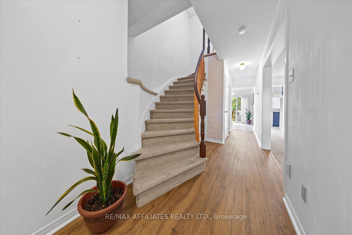Photo 10 of 51 Newport Crescent, Ottawa, Hunt Club Park/Greenboro — HOMEH