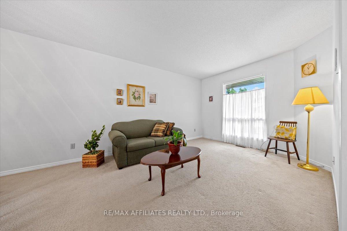 Photo 11 of 51 Newport Crescent, Ottawa, Hunt Club Park/Greenboro — HOMEH
