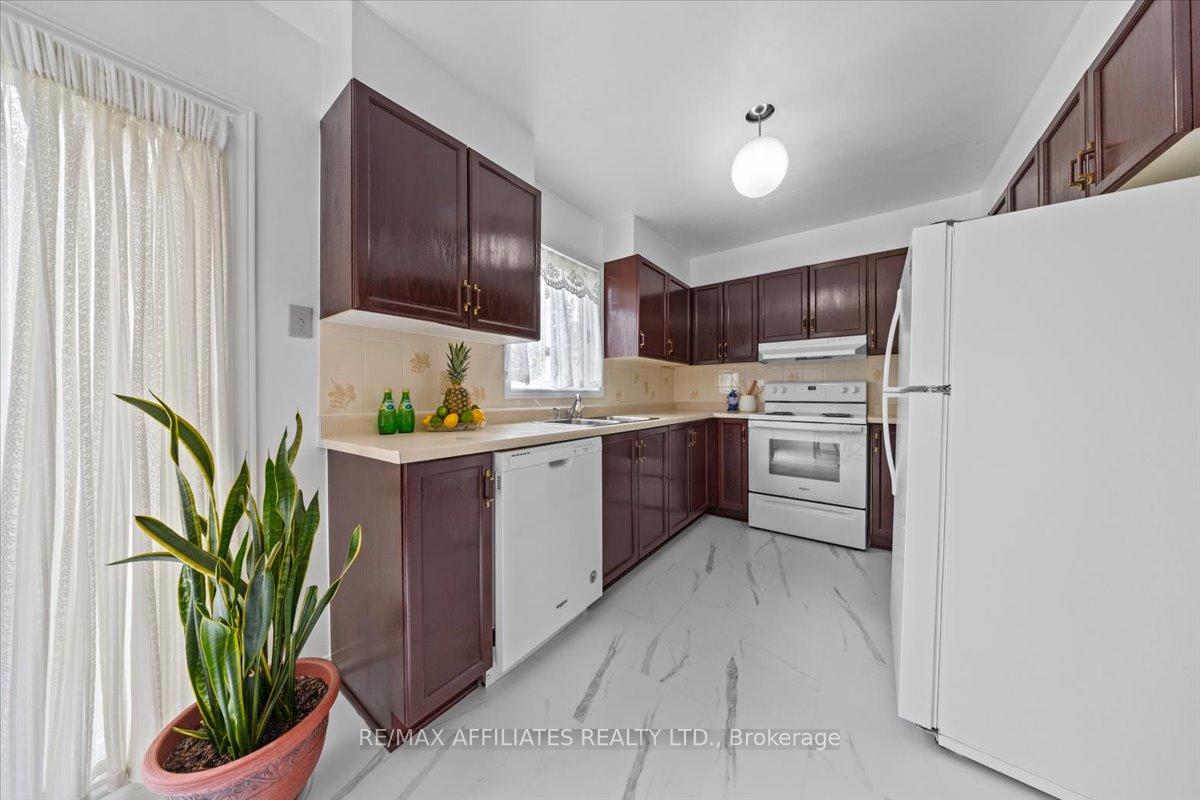 Photo 20 of 51 Newport Crescent, Ottawa, Hunt Club Park/Greenboro — HOMEH