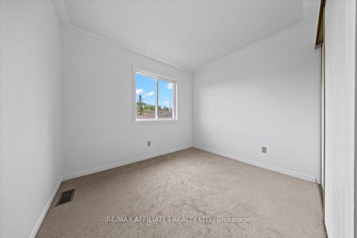 Photo 31 of 51 Newport Crescent, Ottawa, Hunt Club Park/Greenboro — HOMEH