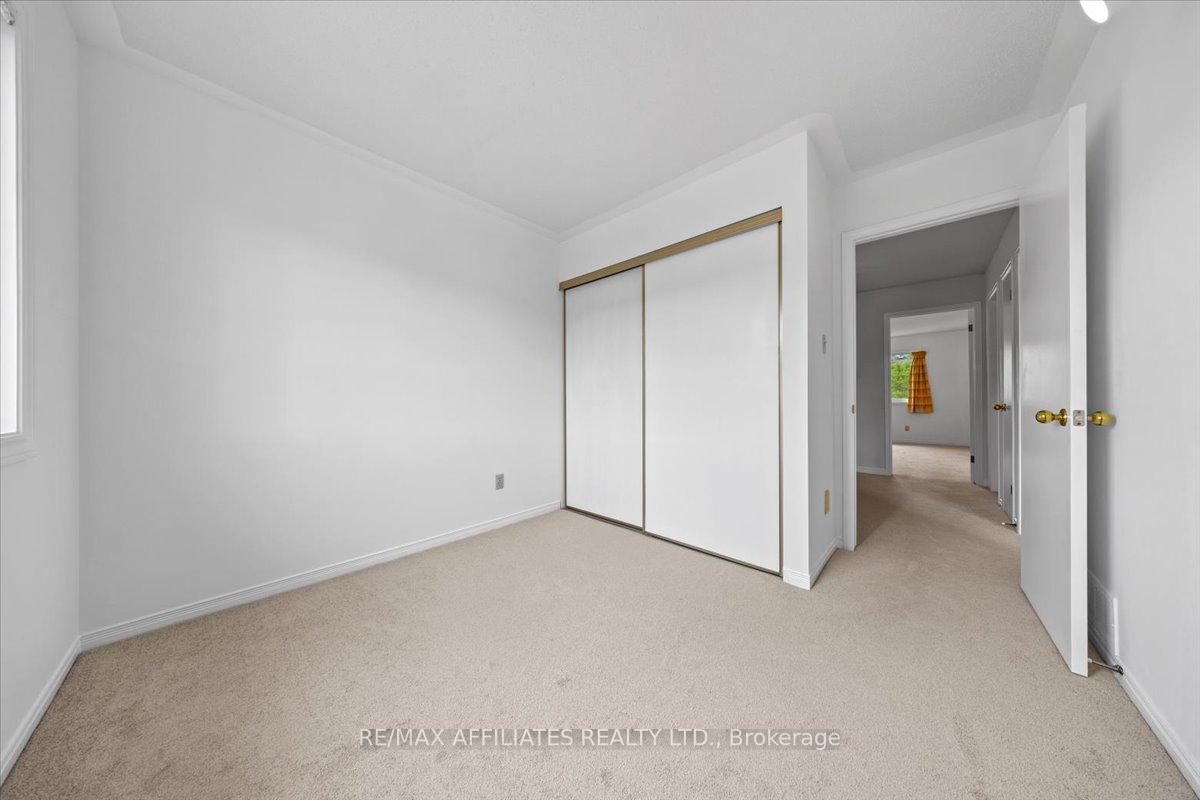 Photo 32 of 51 Newport Crescent, Ottawa, Hunt Club Park/Greenboro — HOMEH