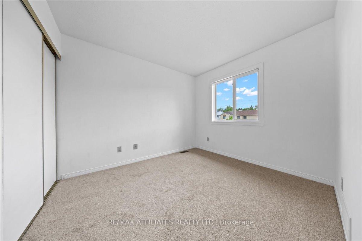 Photo 33 of 51 Newport Crescent, Ottawa, Hunt Club Park/Greenboro — HOMEH