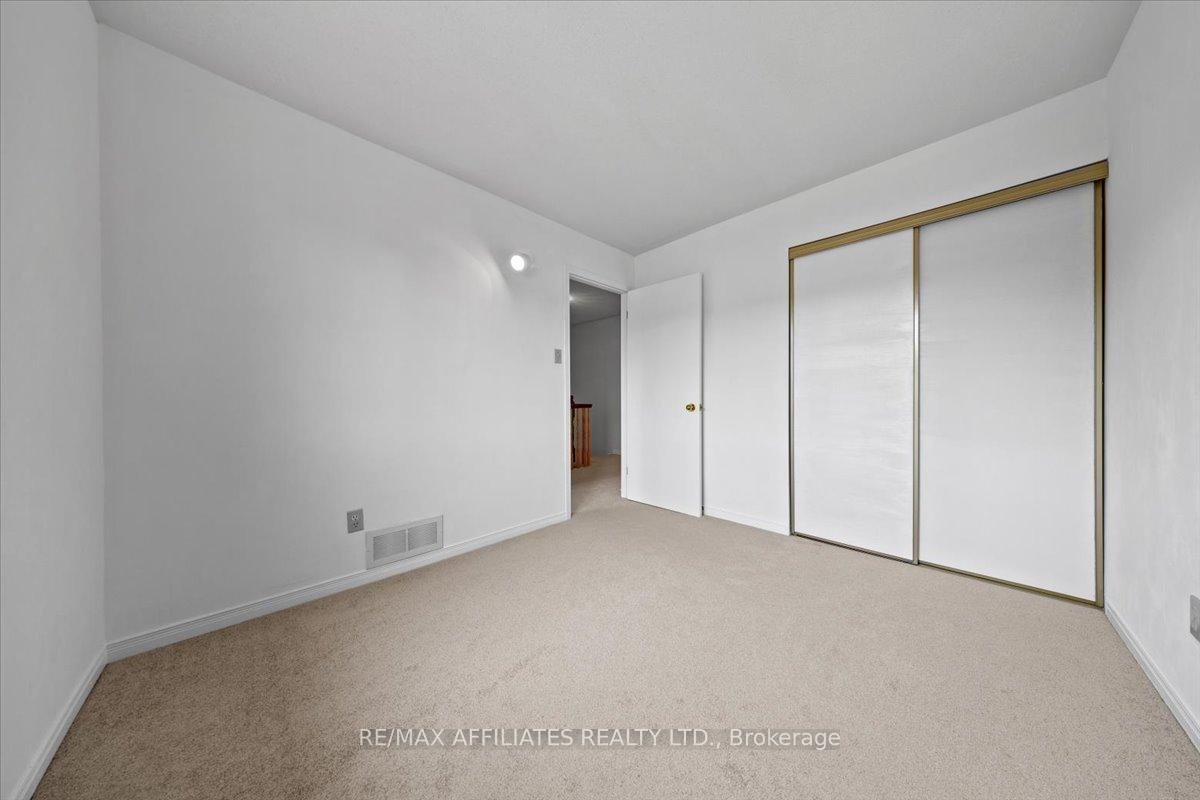 Photo 34 of 51 Newport Crescent, Ottawa, Hunt Club Park/Greenboro — HOMEH