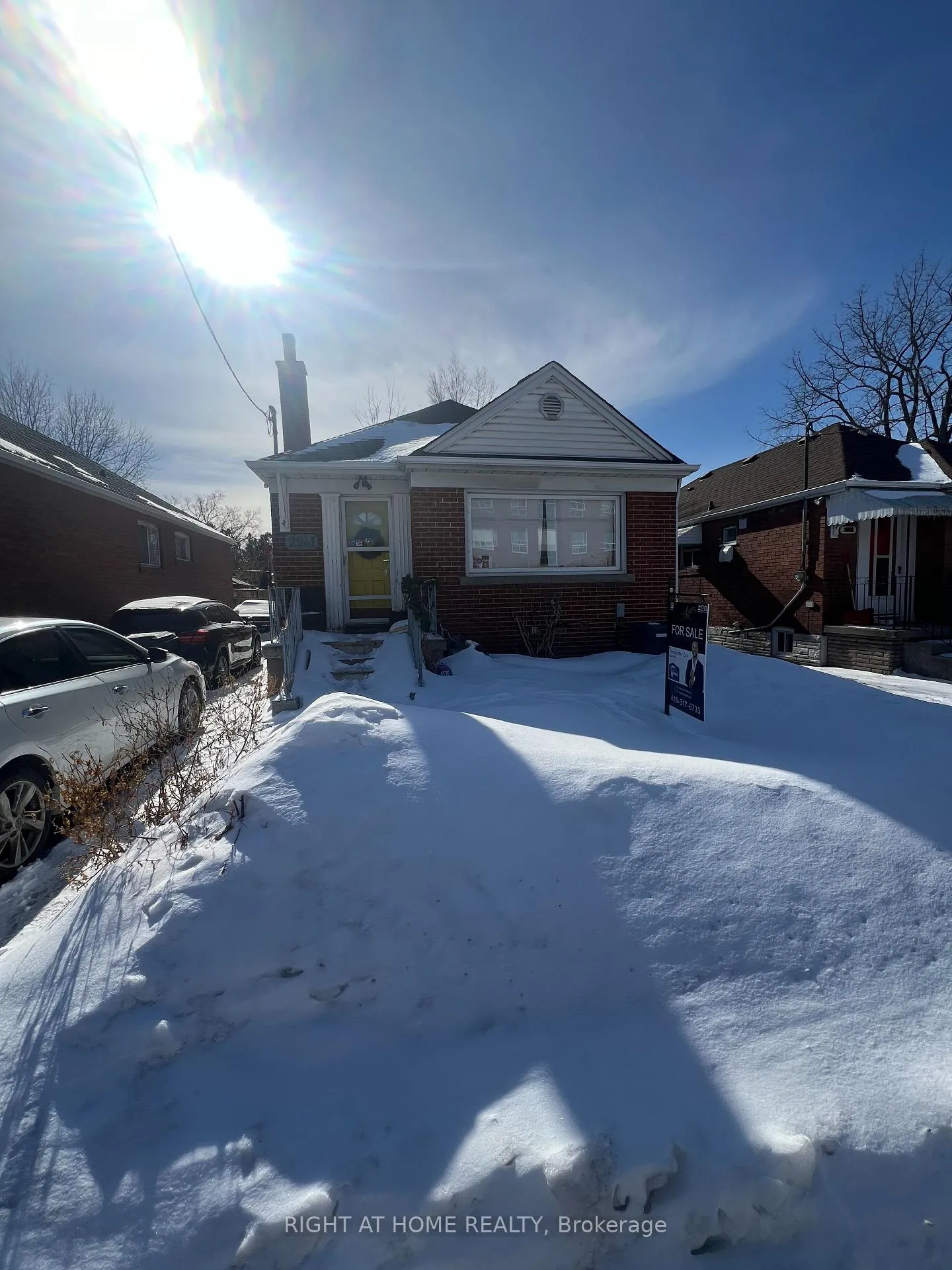 Photo 2 of 2941 St Clair Avenue E, Toronto, O'Connor-Parkview — HOMEH
