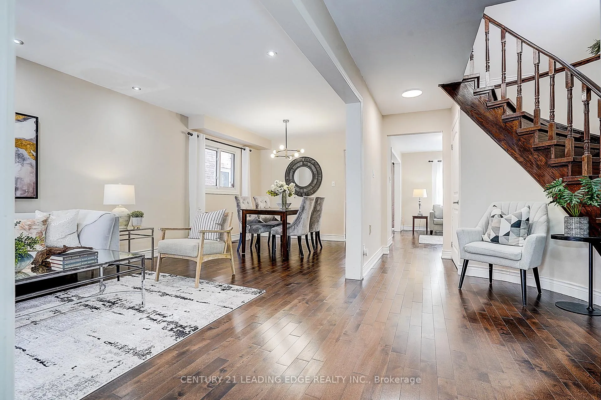 Photo 6 of 88 Spragg Circle, Markham, Markham Village — HOMEH