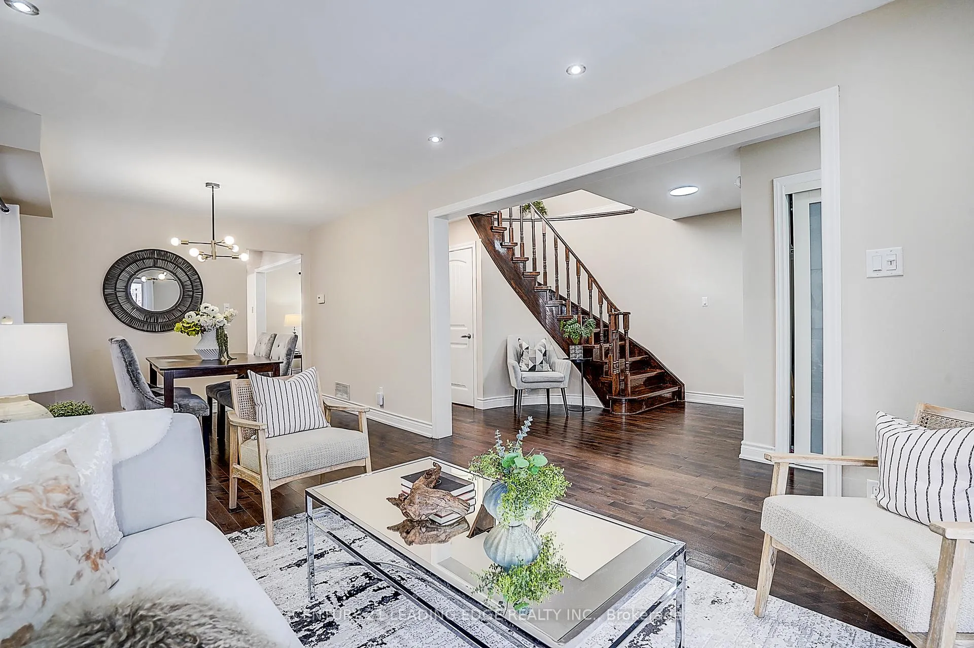 Photo 13 of 88 Spragg Circle, Markham, Markham Village — HOMEH