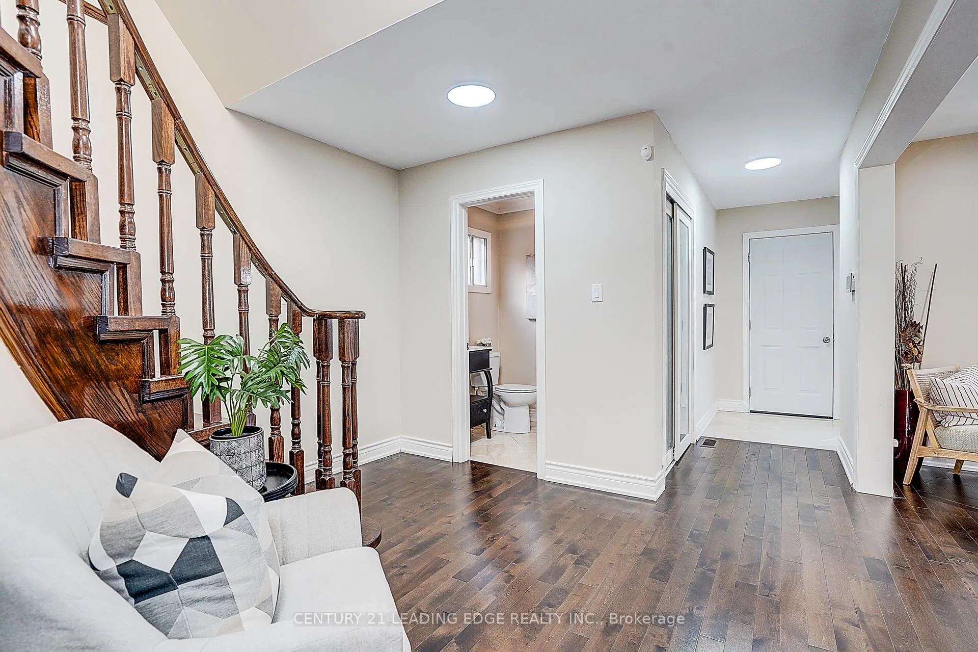 Photo 14 of 88 Spragg Circle, Markham, Markham Village — HOMEH