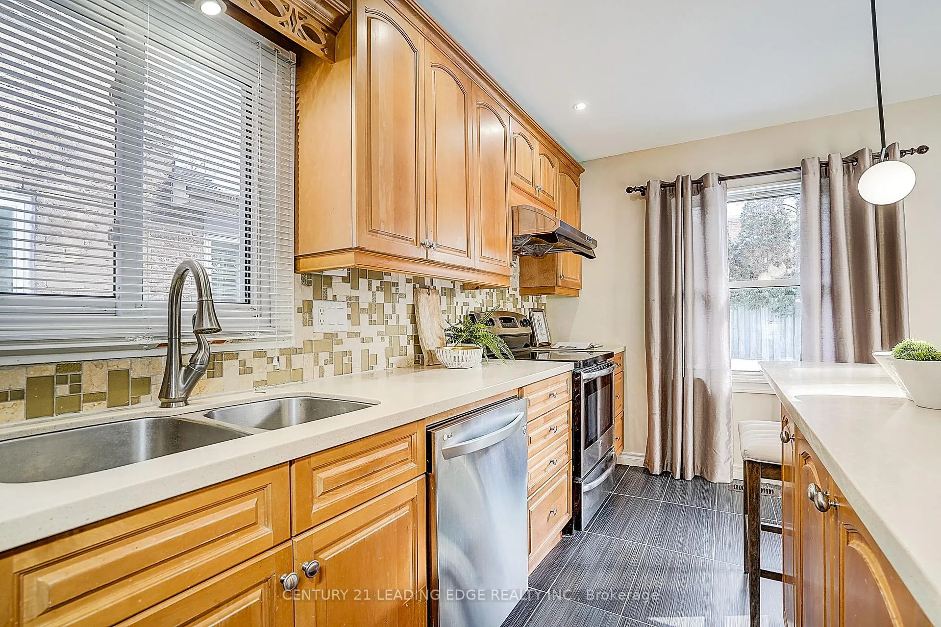 Photo 26 of 88 Spragg Circle, Markham, Markham Village — HOMEH