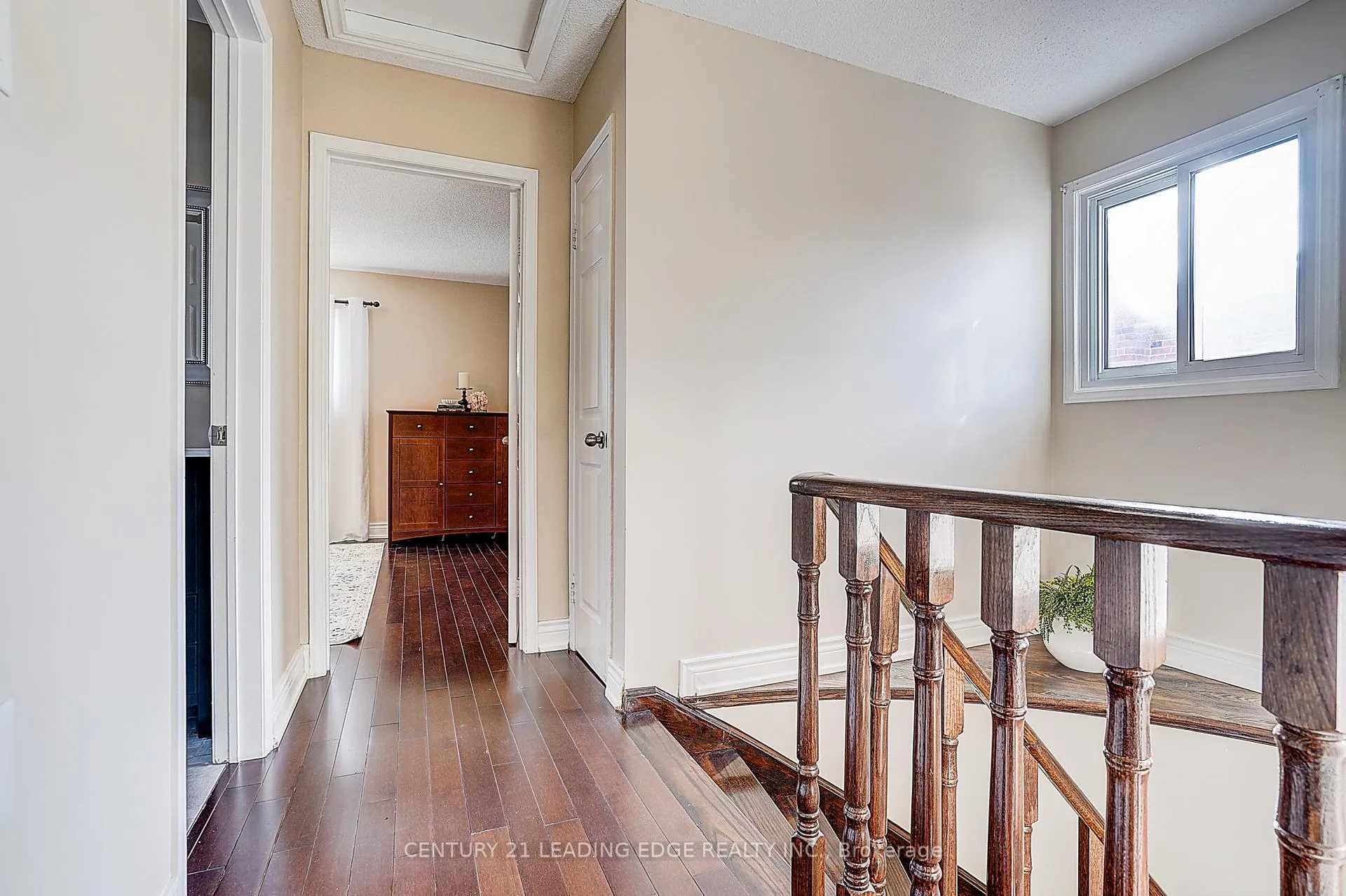 Photo 32 of 88 Spragg Circle, Markham, Markham Village — HOMEH