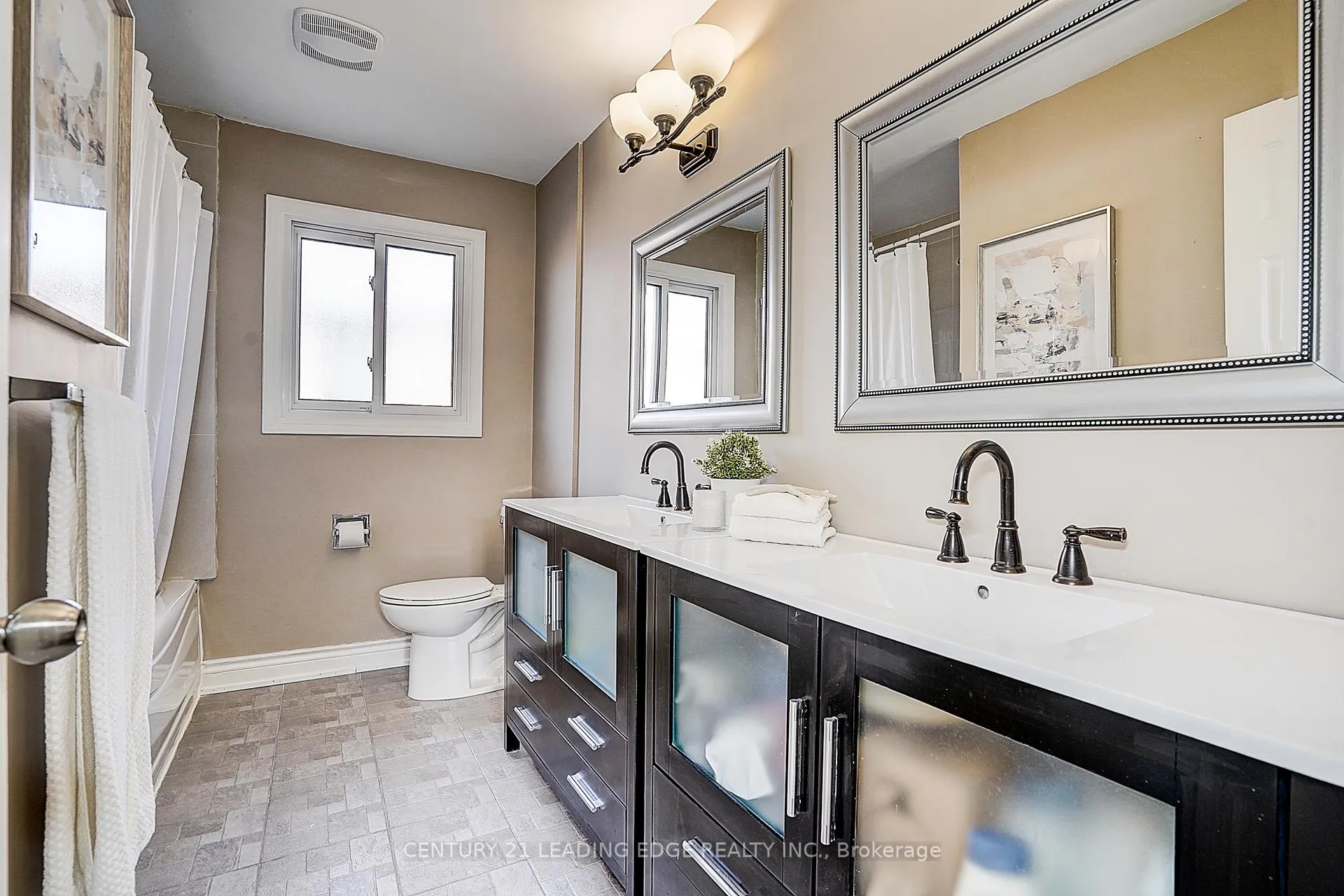 Photo 43 of 88 Spragg Circle, Markham, Markham Village — HOMEH