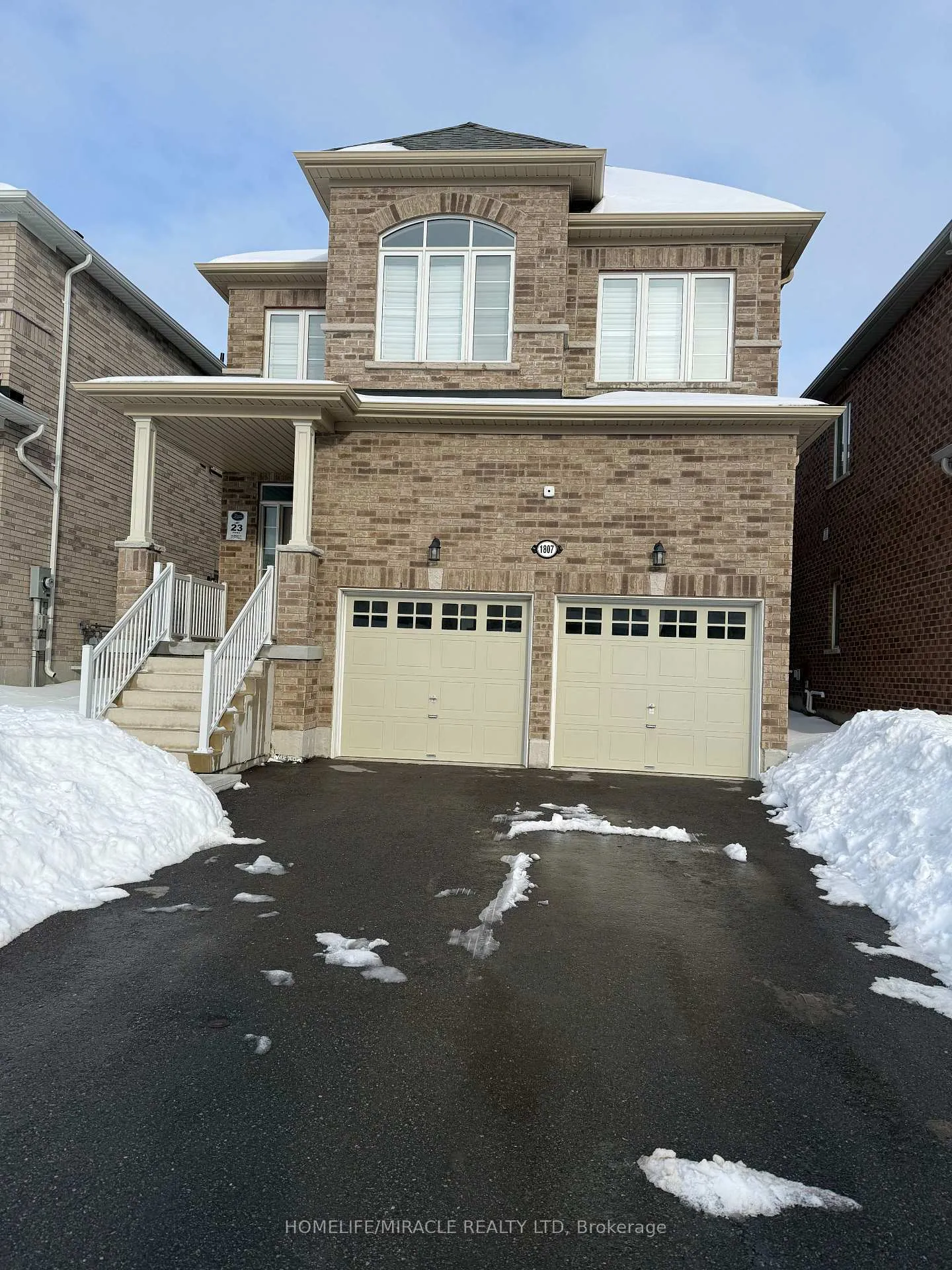 Front of 1807 Fosterbrook Street