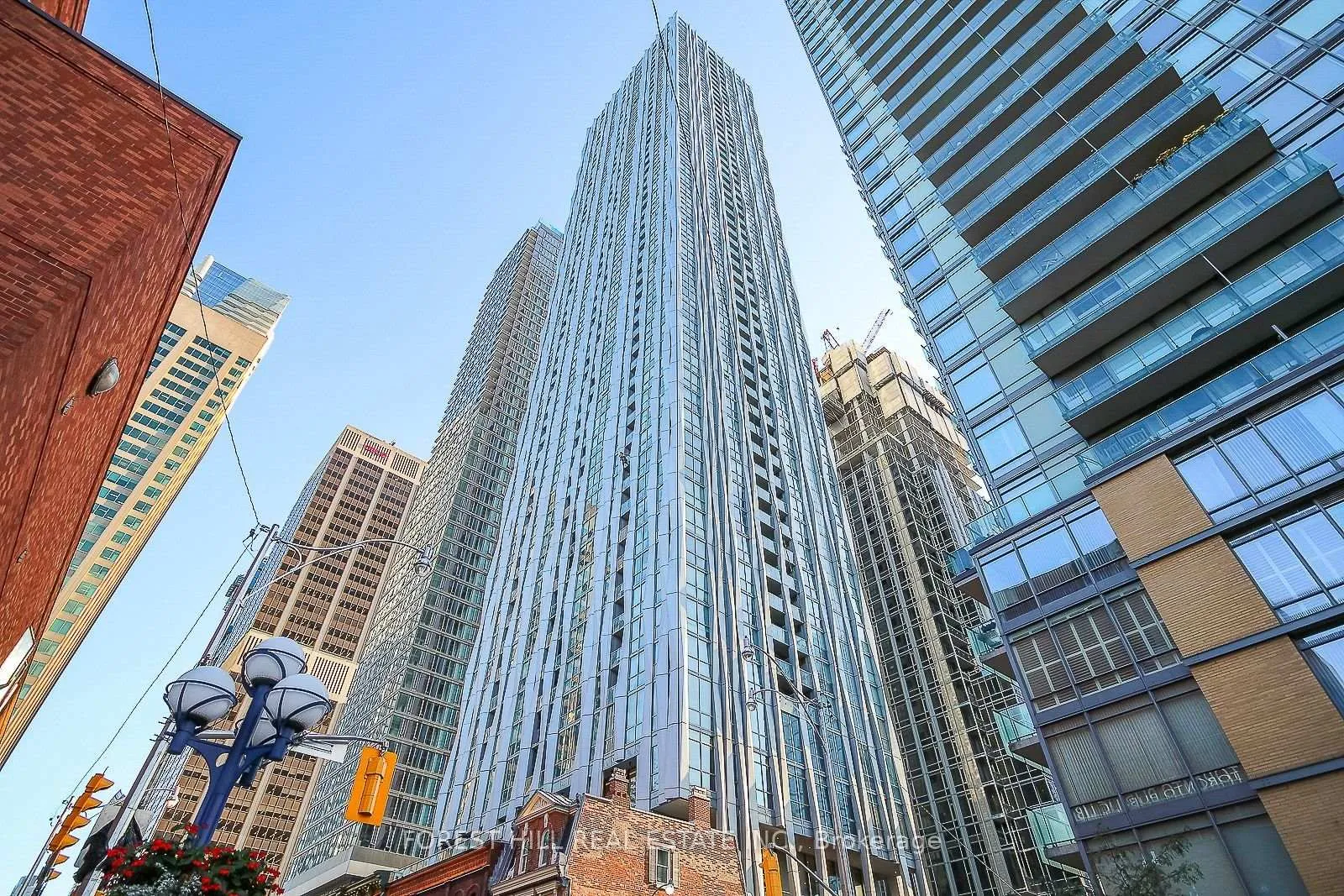 Front of Unit 3903, 1 Yorkville Avenue