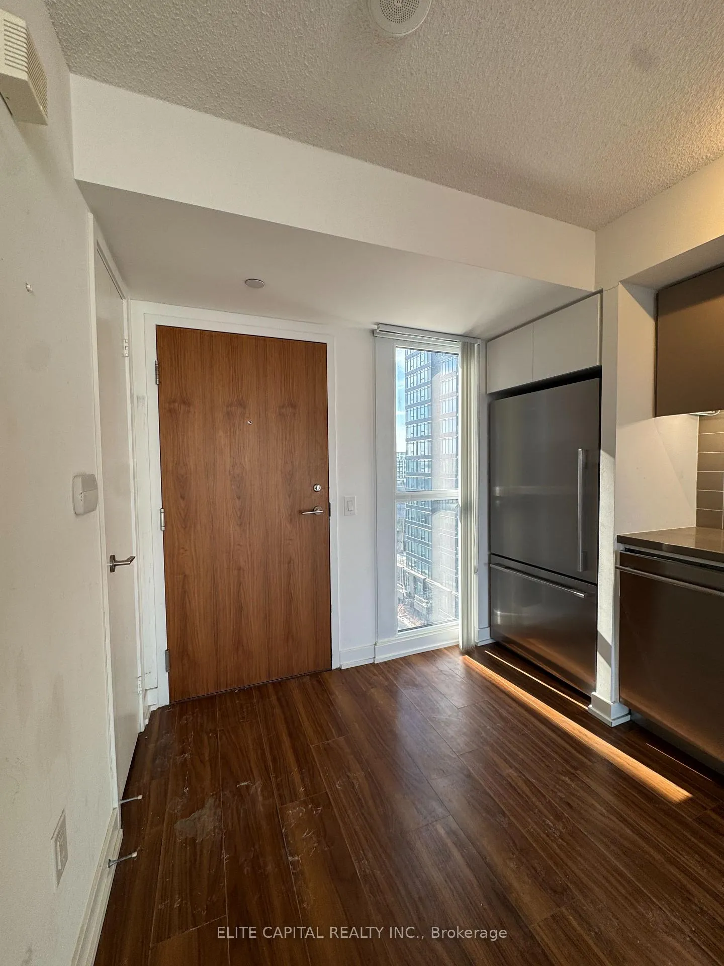 Photo 2 of Unit 907, 85 Queens Wharf Road, Toronto, Waterfront Communities — HOMEH