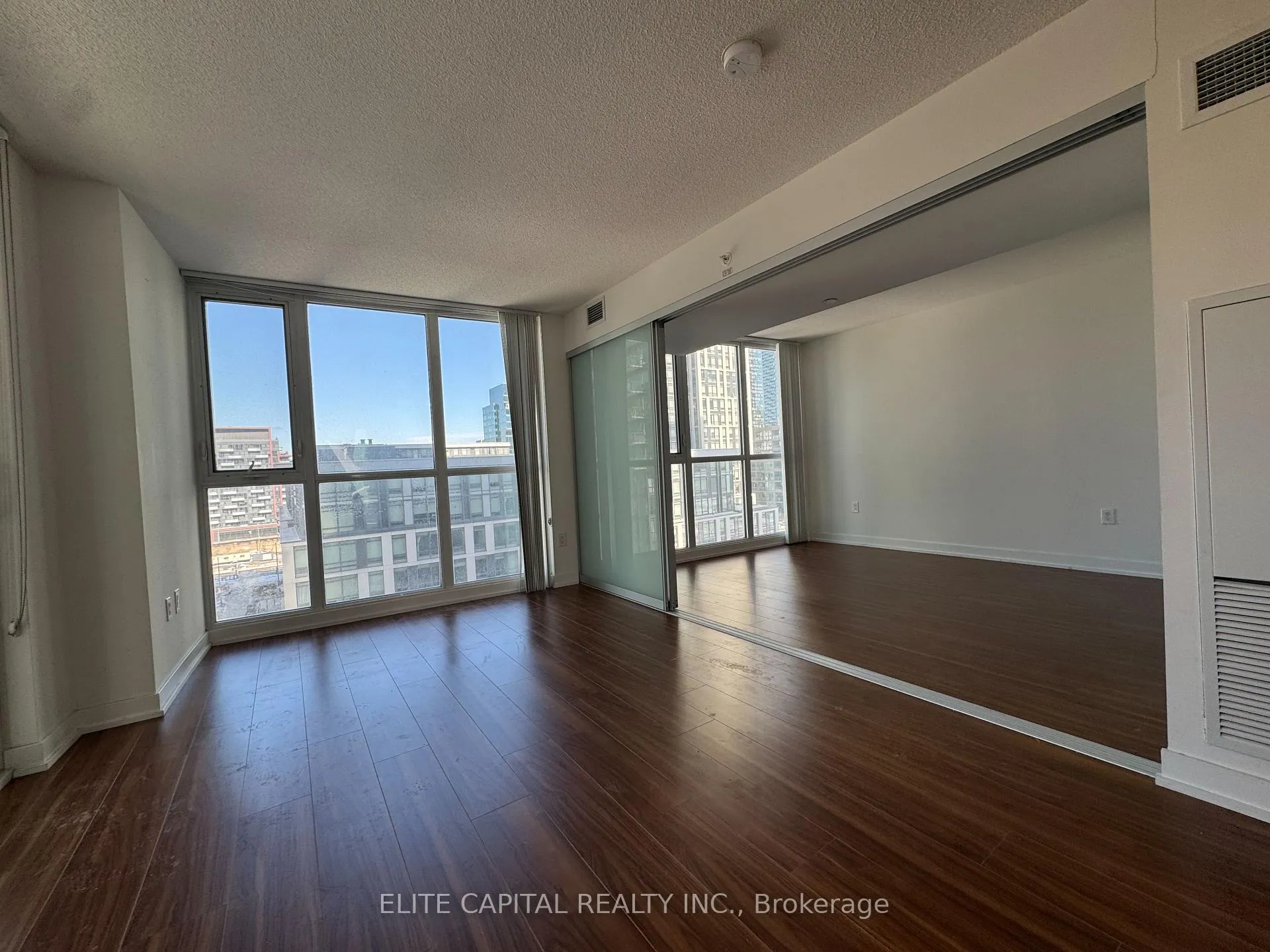 Photo 7 of Unit 907, 85 Queens Wharf Road, Toronto, Waterfront Communities — HOMEH