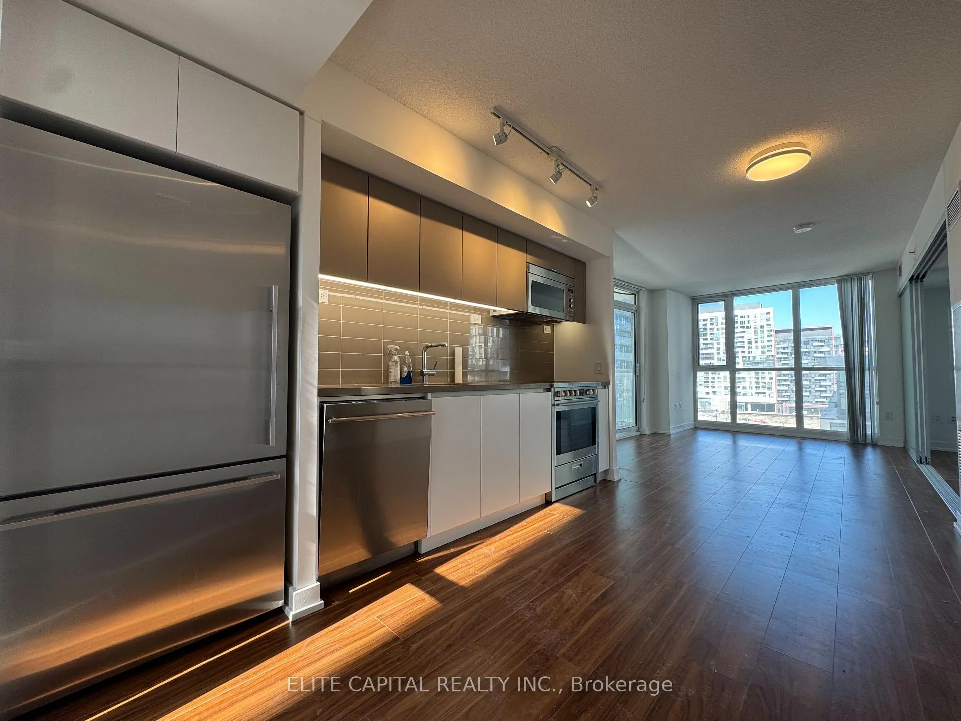 Photo 12 of Unit 907, 85 Queens Wharf Road, Toronto, Waterfront Communities — HOMEH
