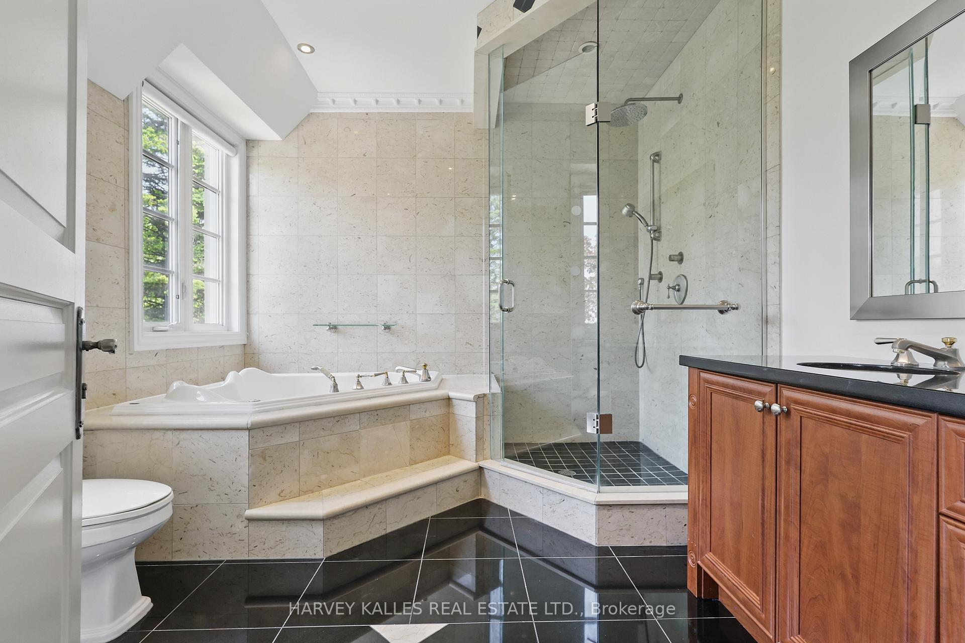 Photo 25 of 443 Dearbourne Avenue, King, King City — HOMEH
