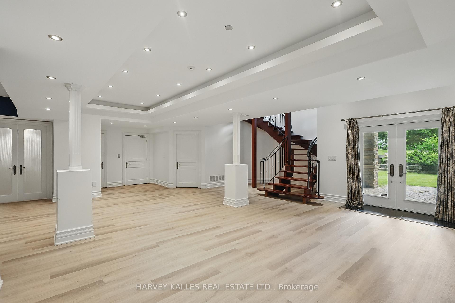 Photo 34 of 443 Dearbourne Avenue, King, King City — HOMEH