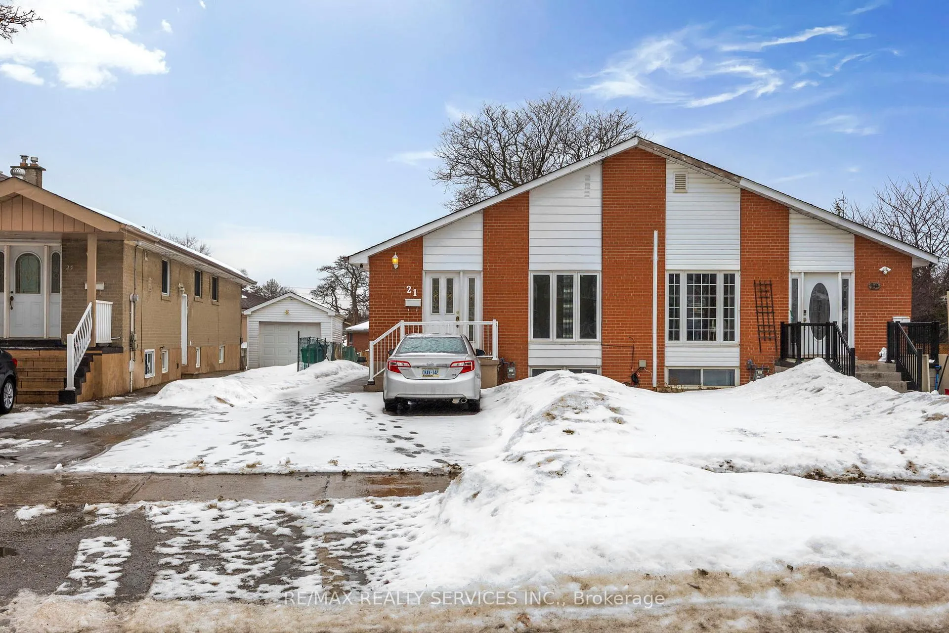 Photo 1 of 21 Radwinter Drive, Etobicoke, Thistletown-Beaumonde Heights — HOMEH