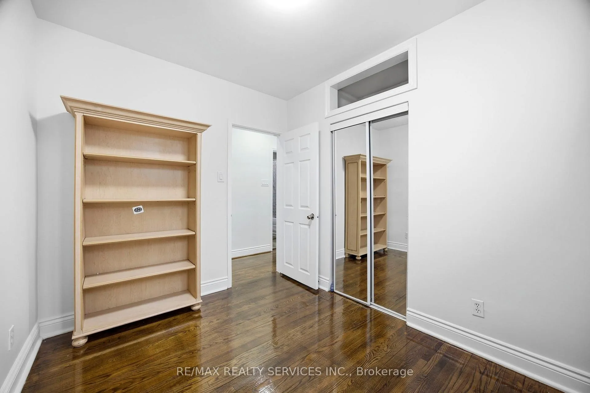 Photo 15 of 21 Radwinter Drive, Etobicoke, Thistletown-Beaumonde Heights — HOMEH