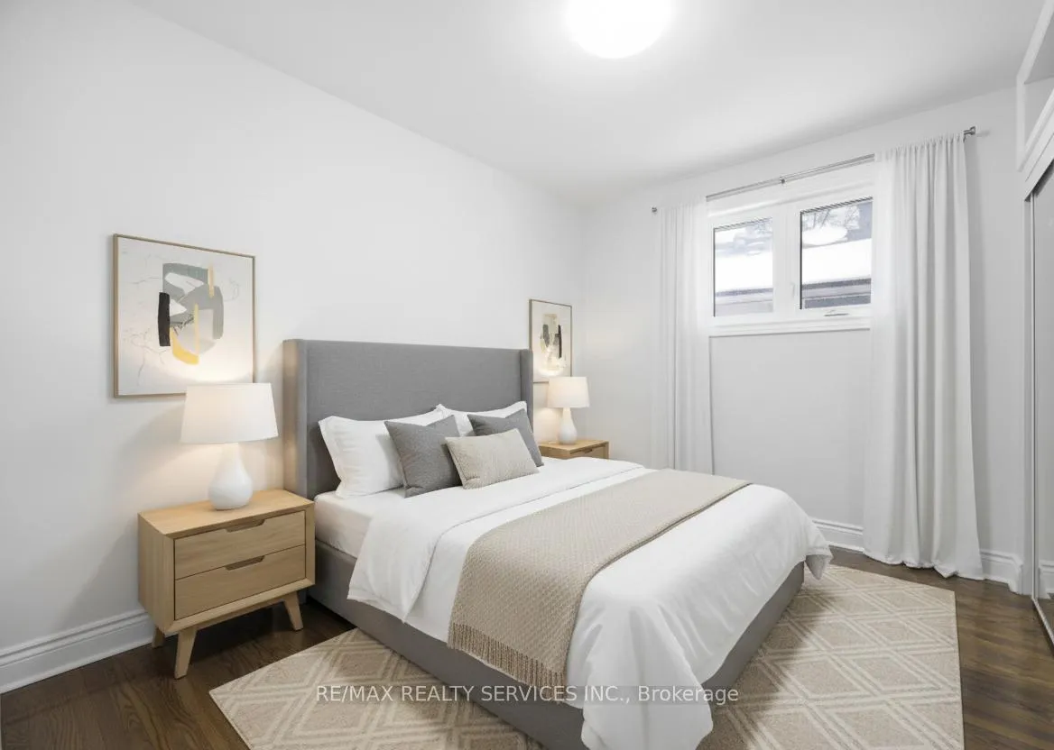 Photo 16 of 21 Radwinter Drive, Etobicoke, Thistletown-Beaumonde Heights — HOMEH
