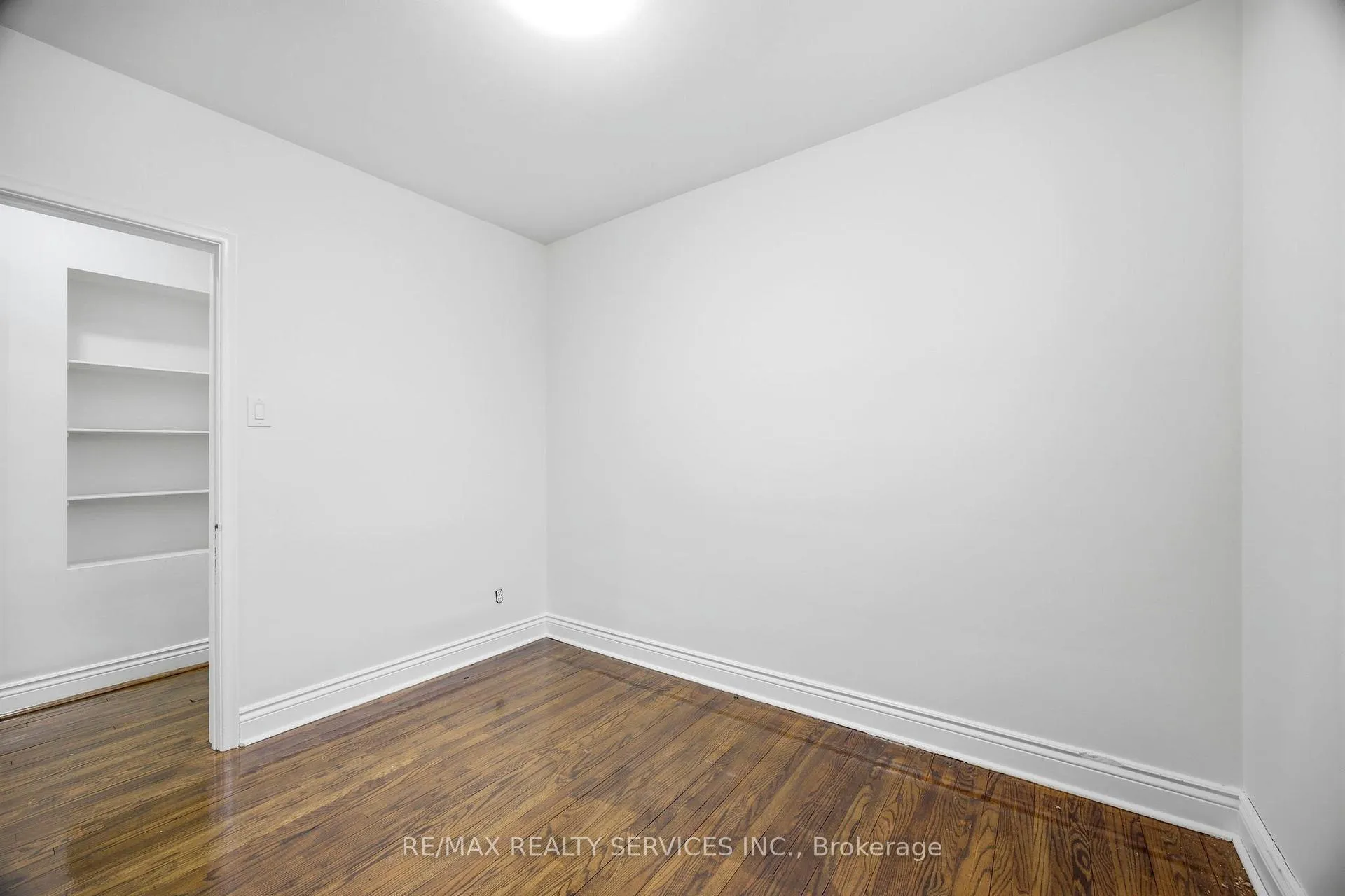 Photo 18 of 21 Radwinter Drive, Etobicoke, Thistletown-Beaumonde Heights — HOMEH