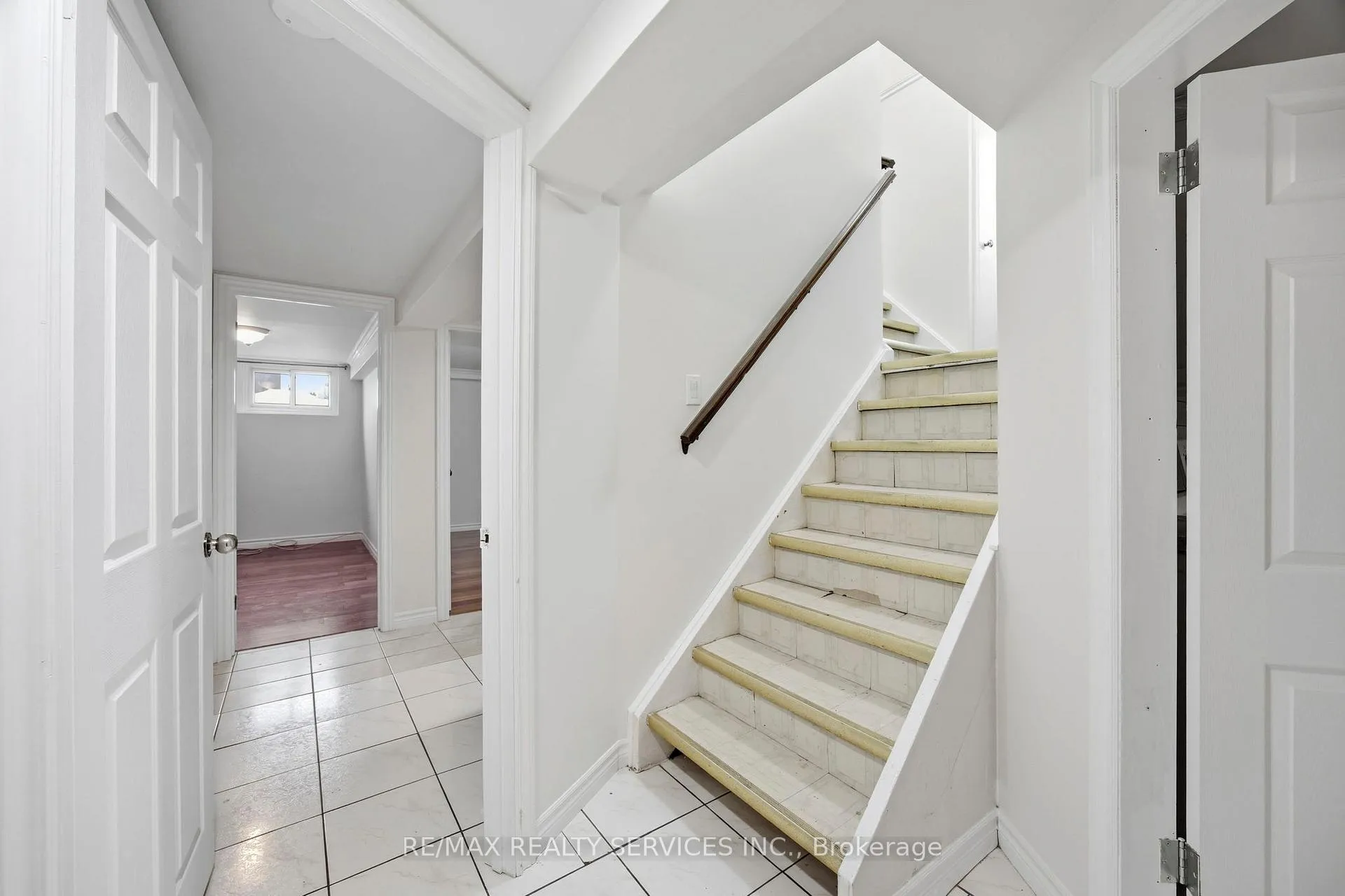 Photo 22 of 21 Radwinter Drive, Etobicoke, Thistletown-Beaumonde Heights — HOMEH
