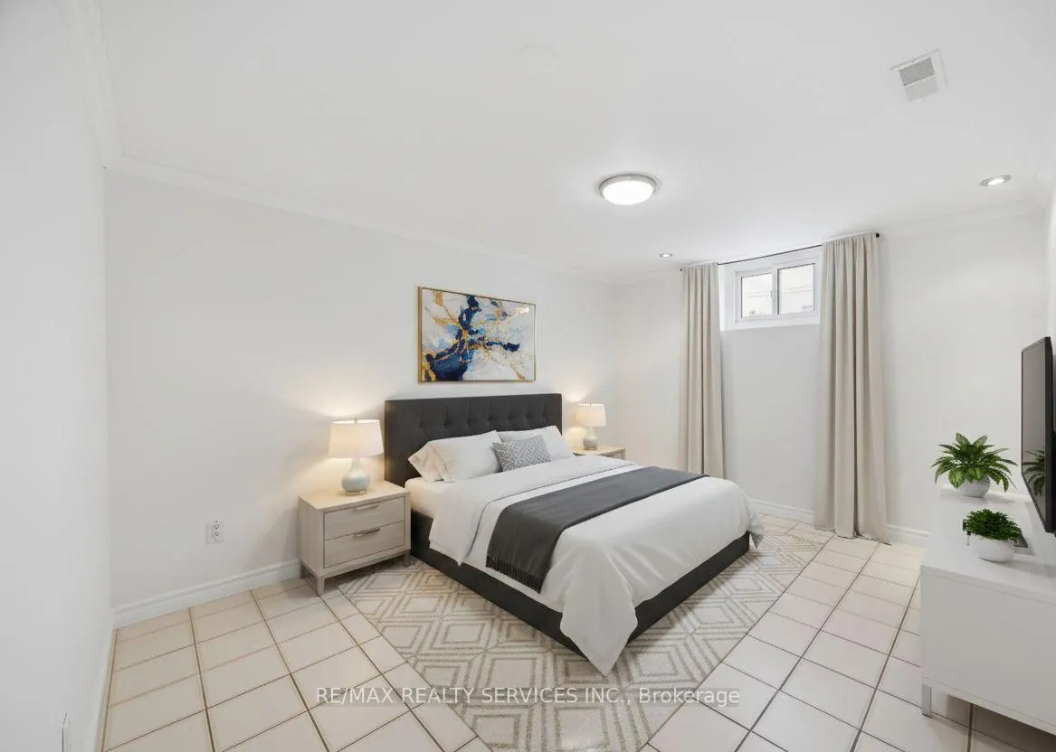 Photo 27 of 21 Radwinter Drive, Etobicoke, Thistletown-Beaumonde Heights — HOMEH