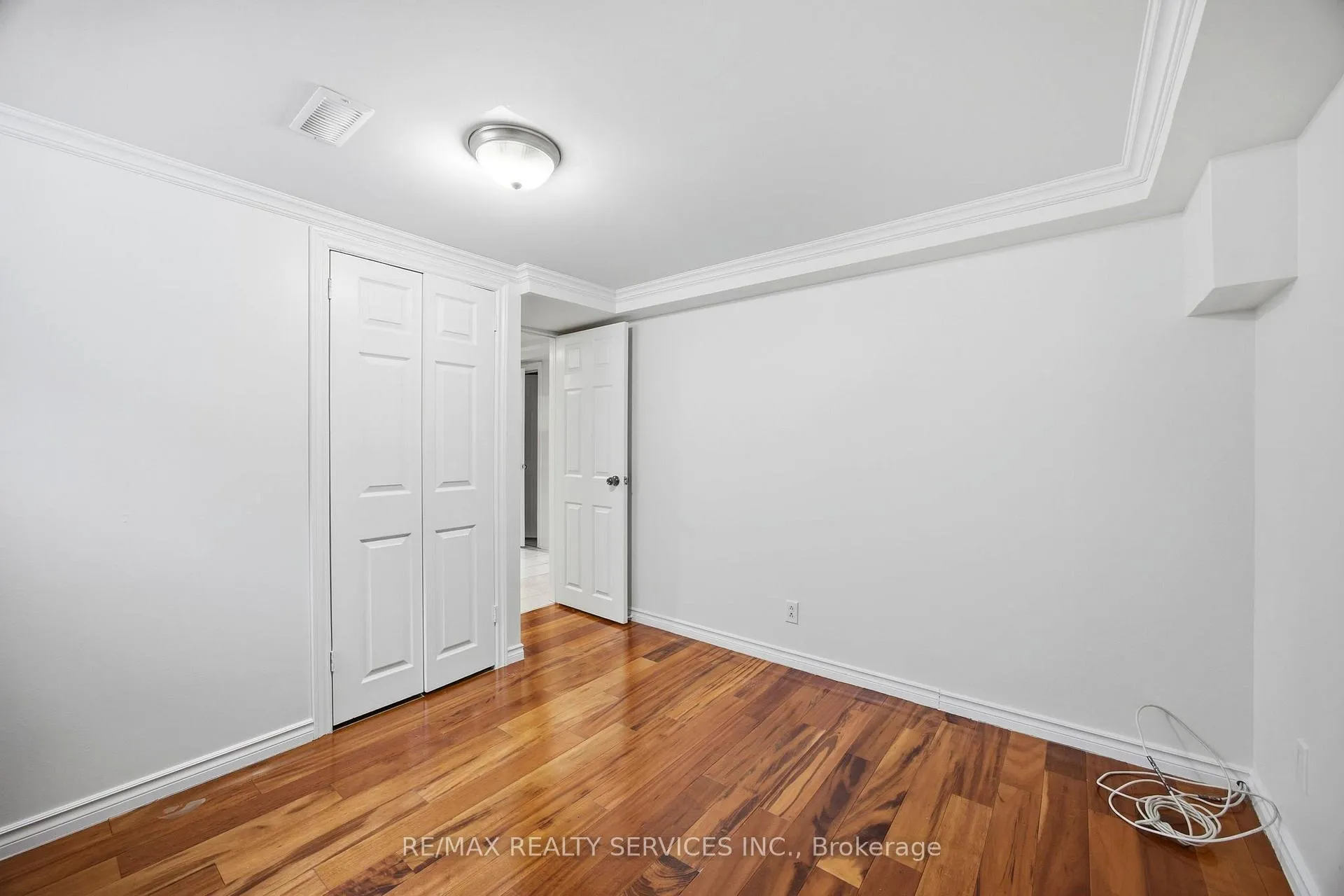 Photo 32 of 21 Radwinter Drive, Etobicoke, Thistletown-Beaumonde Heights — HOMEH