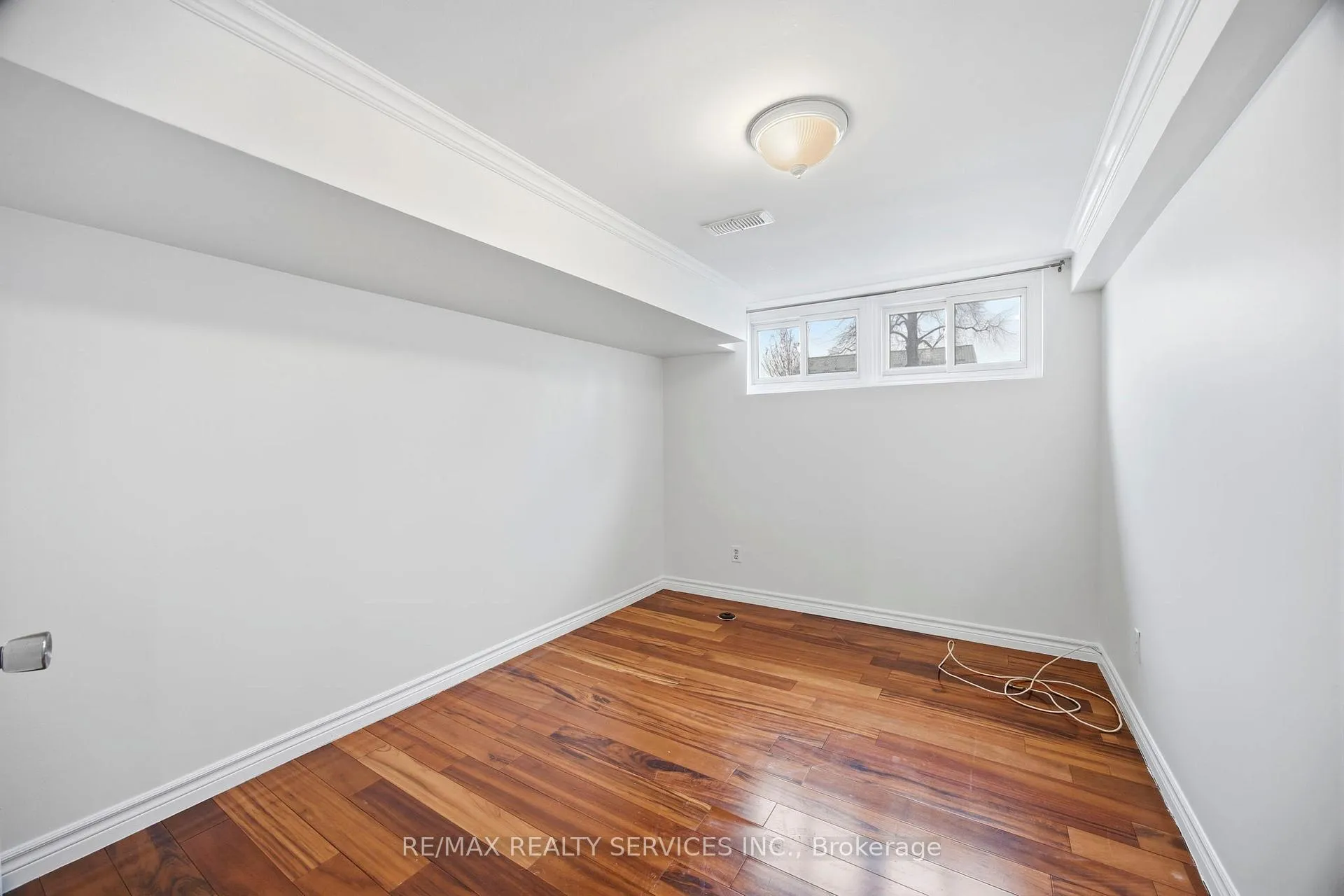 Photo 34 of 21 Radwinter Drive, Etobicoke, Thistletown-Beaumonde Heights — HOMEH
