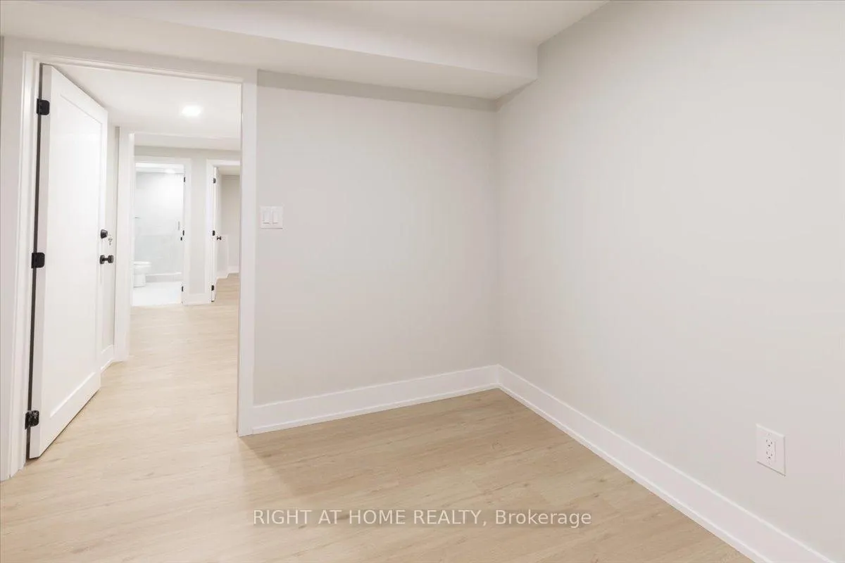 Photo 4 of Unit Lower, 42 Armour Street, Vaughan, Maple — HOMEH