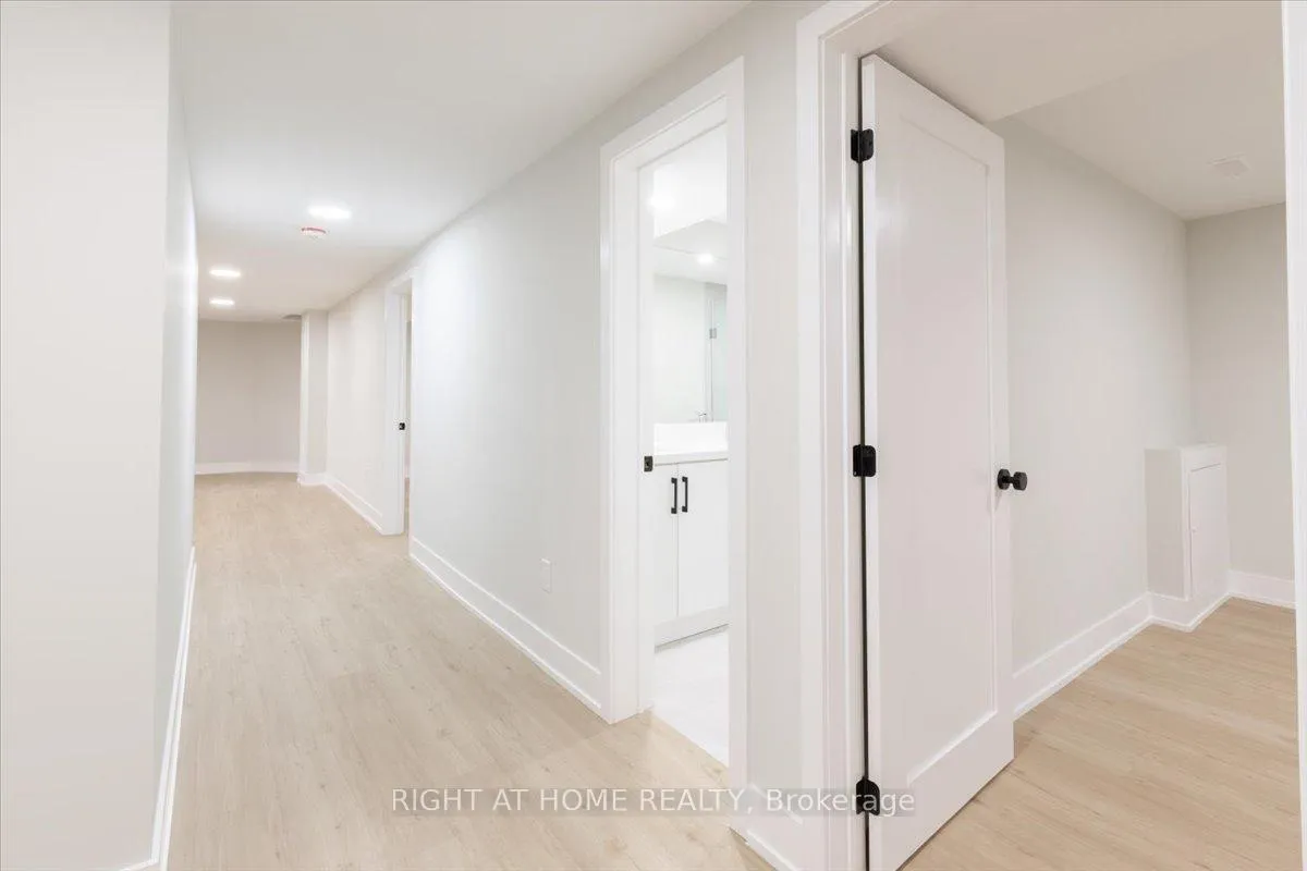 Photo 6 of Unit Lower, 42 Armour Street, Vaughan, Maple — HOMEH