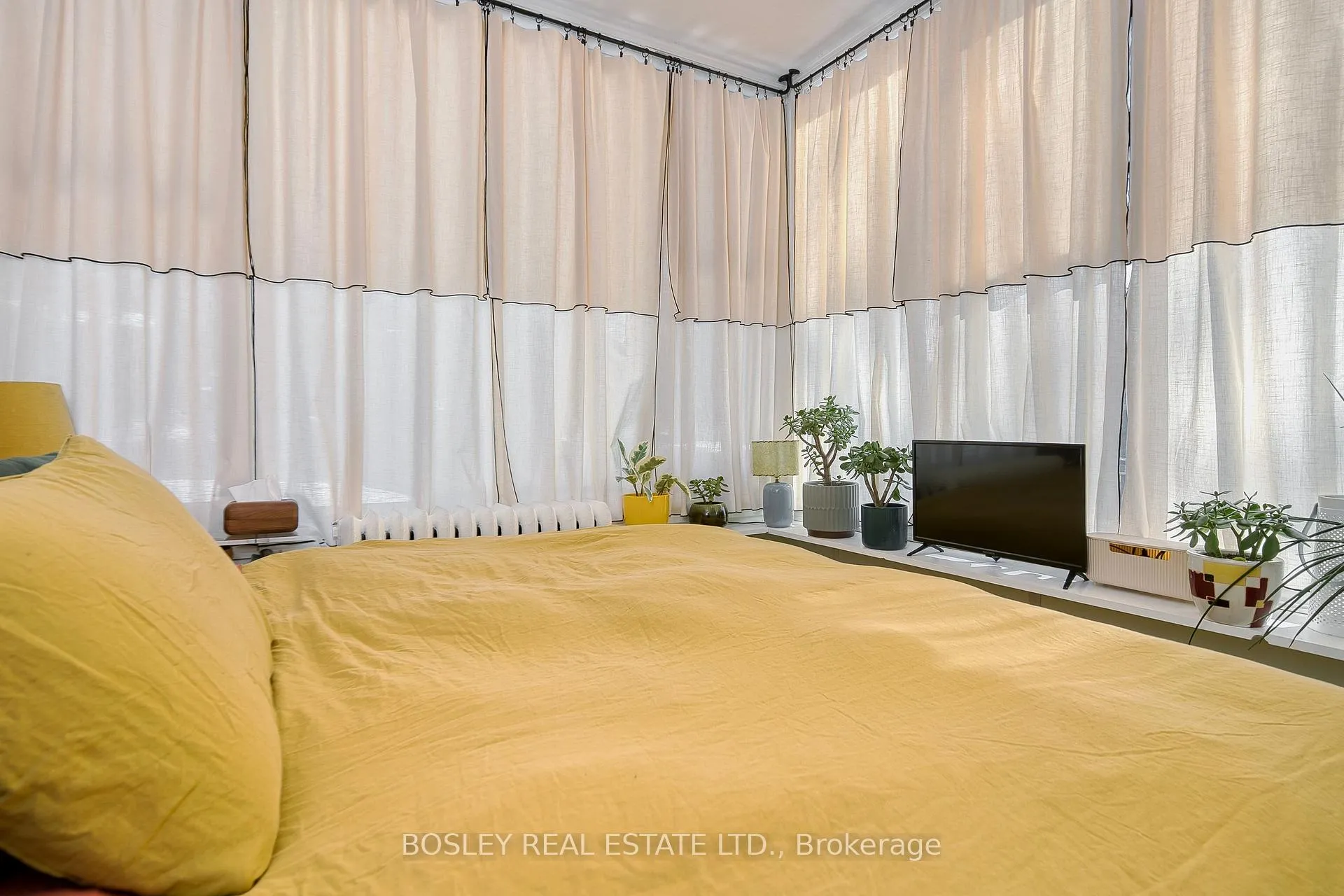 Photo 41 of 91 Indian Road, Toronto, High Park-Swansea — HOMEH