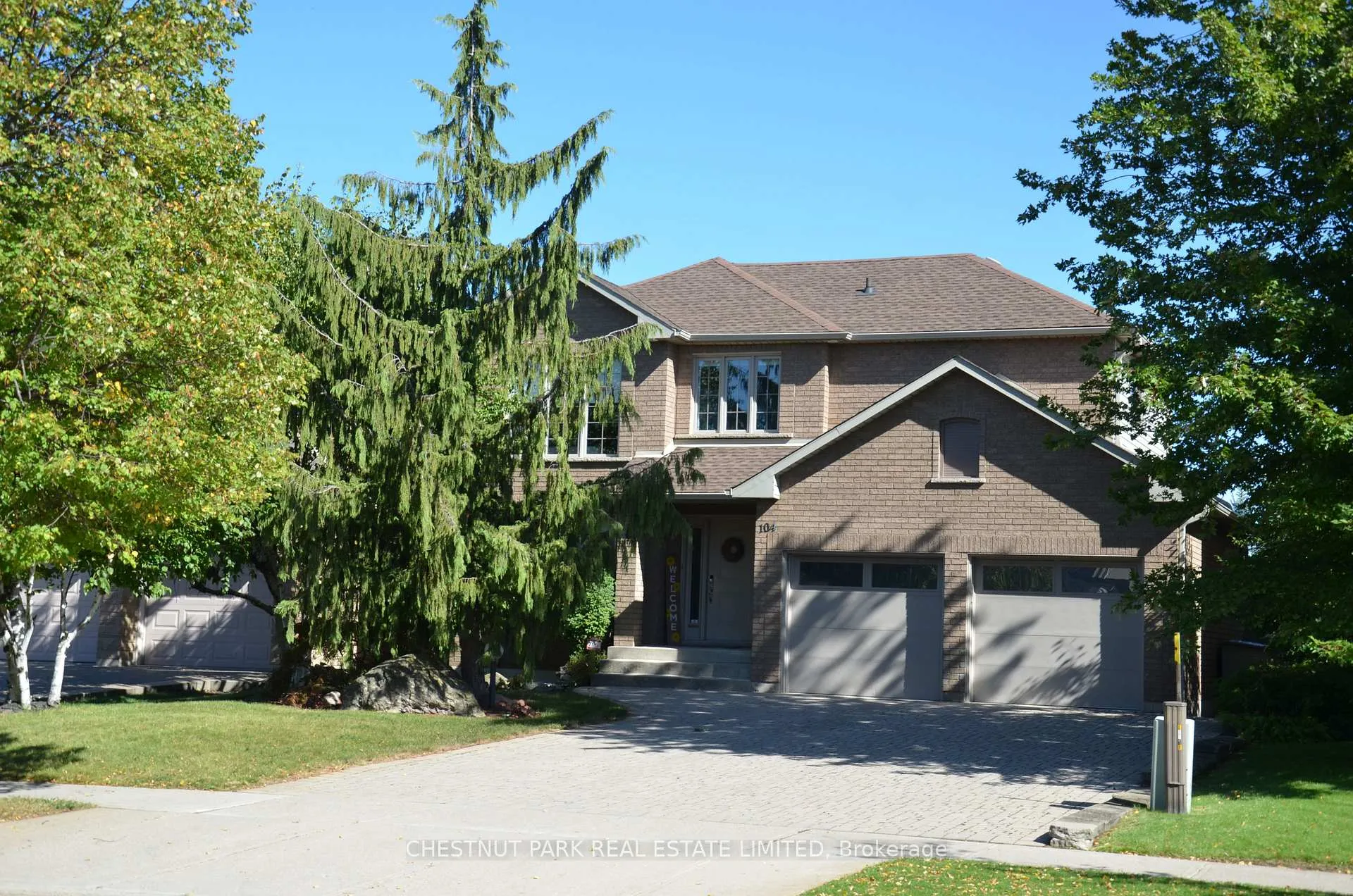 Photo 1 of 104 Gatestone Drive, Hamilton, Stoney Creek Mountain — HOMEH