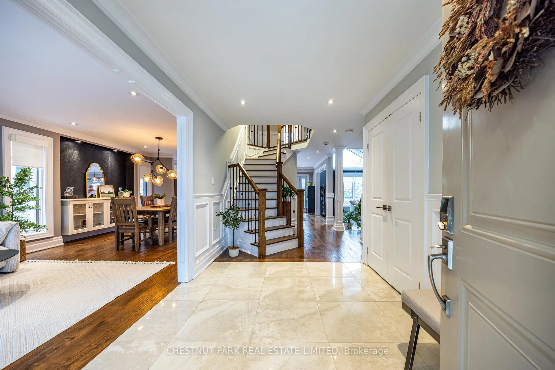 Photo 2 of 104 Gatestone Drive, Hamilton, Stoney Creek Mountain — HOMEH