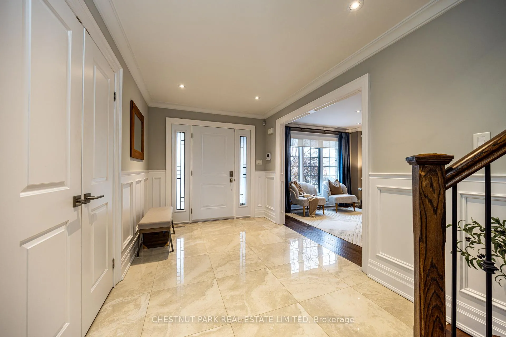Photo 3 of 104 Gatestone Drive, Hamilton, Stoney Creek Mountain — HOMEH