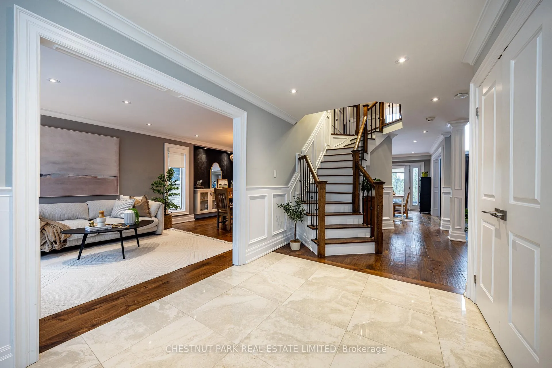Photo 4 of 104 Gatestone Drive, Hamilton, Stoney Creek Mountain — HOMEH