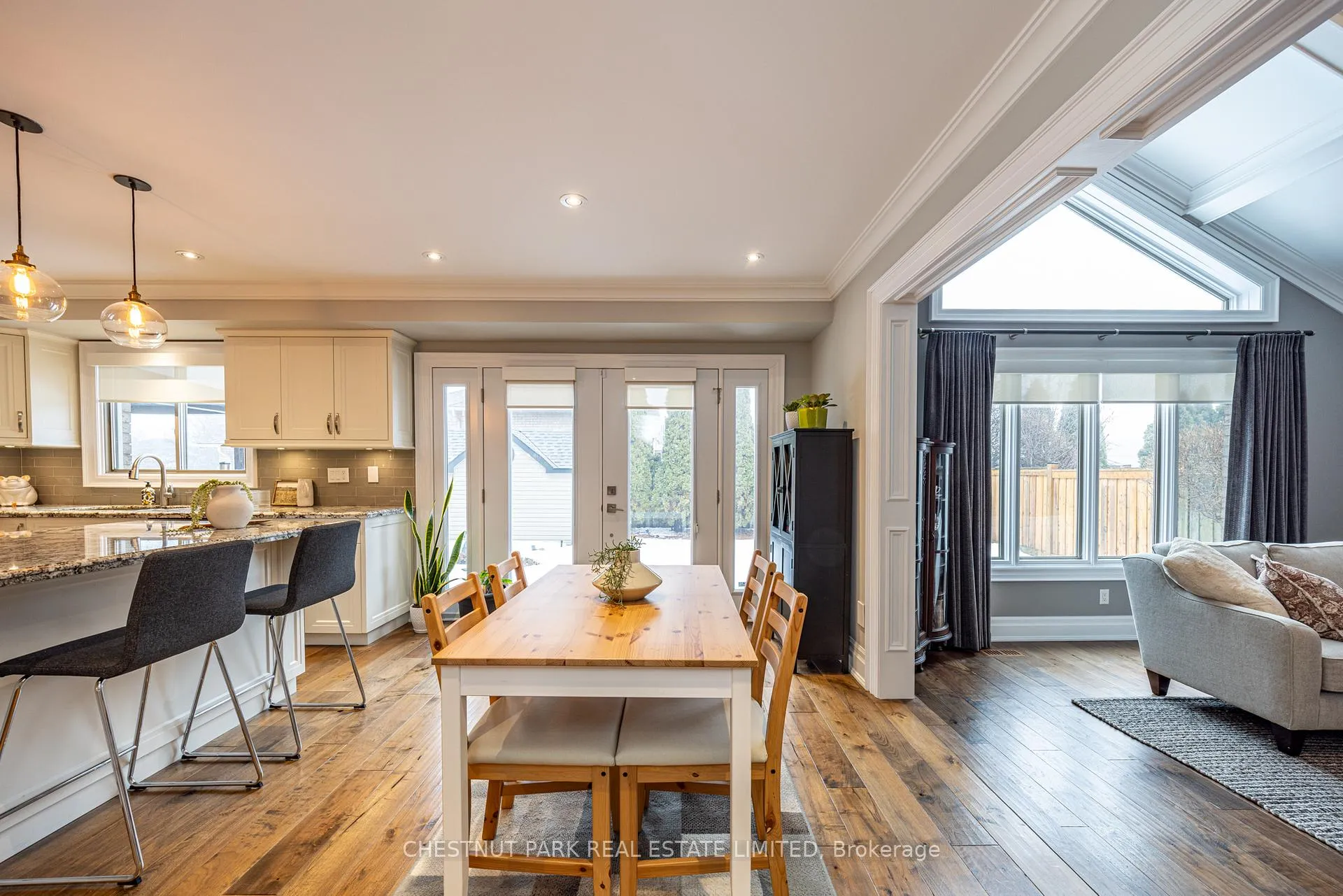 Photo 15 of 104 Gatestone Drive, Hamilton, Stoney Creek Mountain — HOMEH